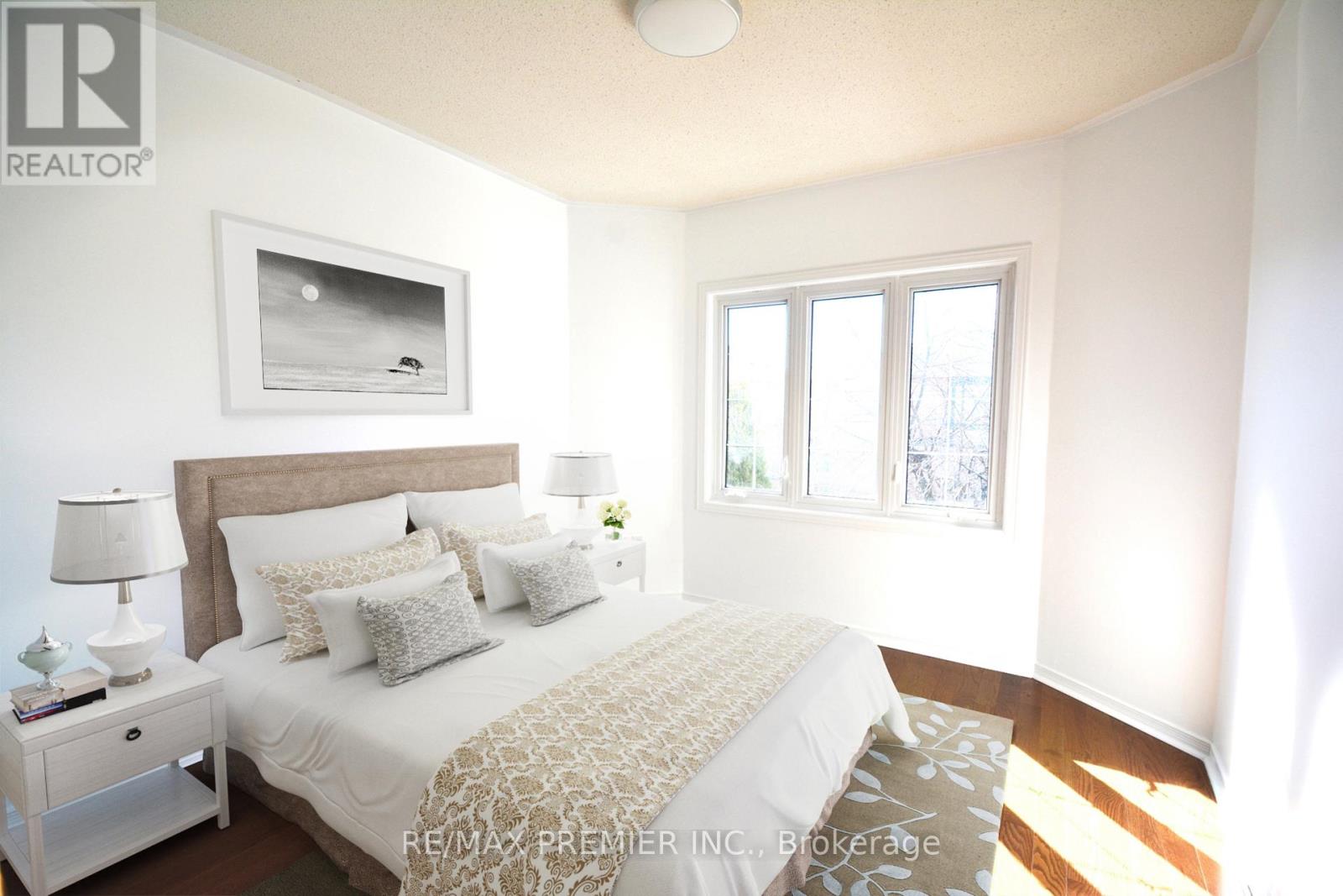 126 Pinedale Gate, Vaughan (East Woodbridge), Ontario  L4L 8X3 - Photo 35 - N12875240