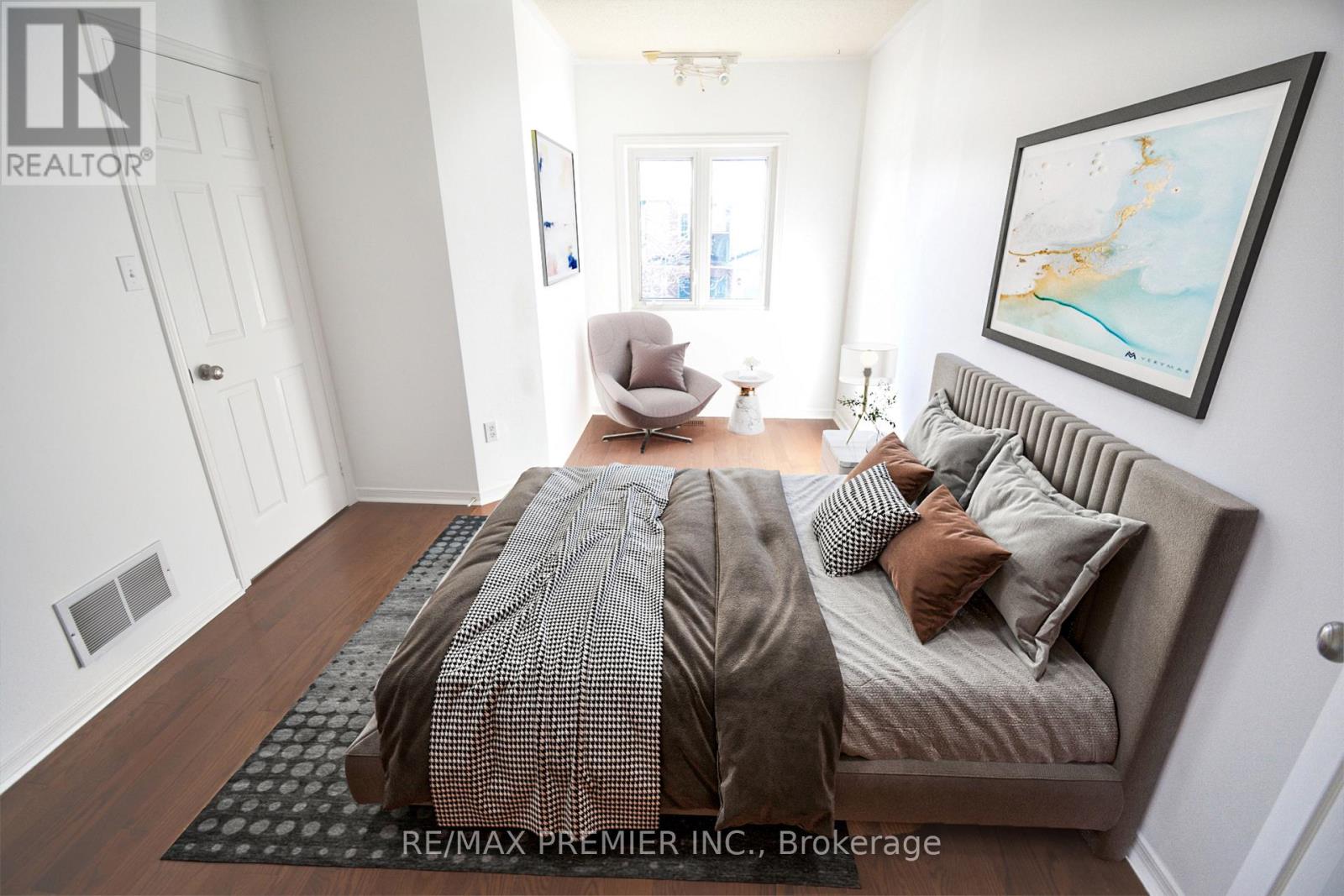 126 Pinedale Gate, Vaughan (East Woodbridge), Ontario  L4L 8X3 - Photo 38 - N12875240