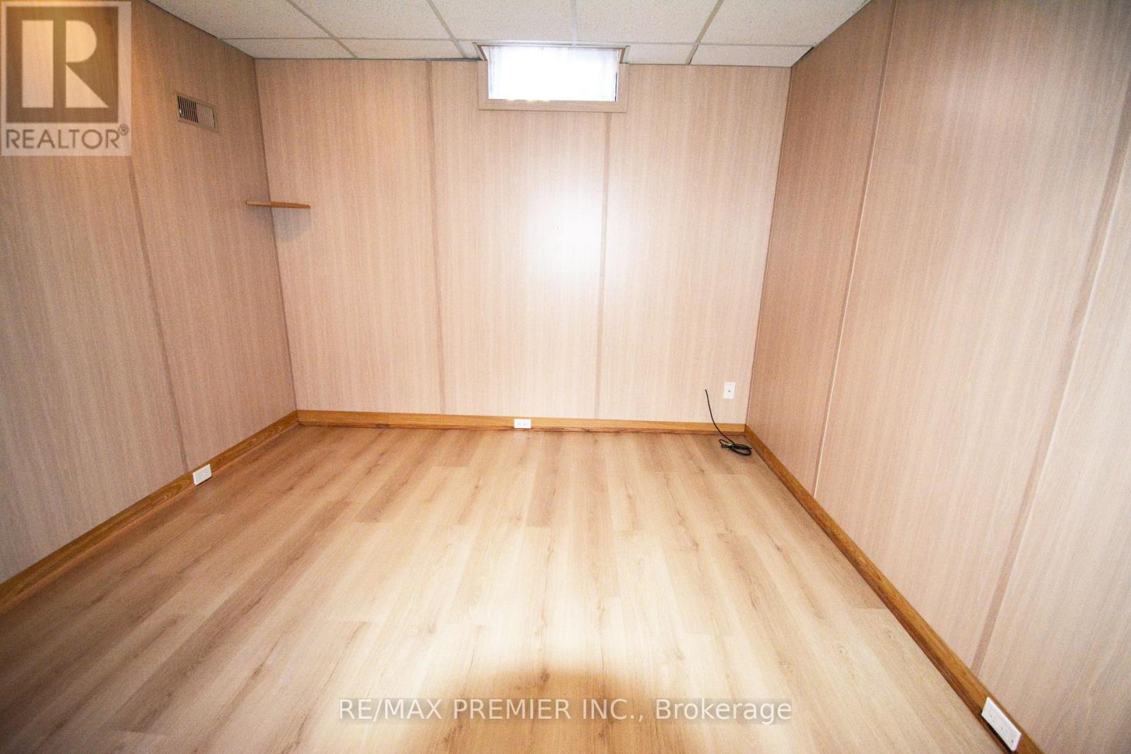 126 Pinedale Gate, Vaughan (East Woodbridge), Ontario  L4L 8X3 - Photo 42 - N12875240