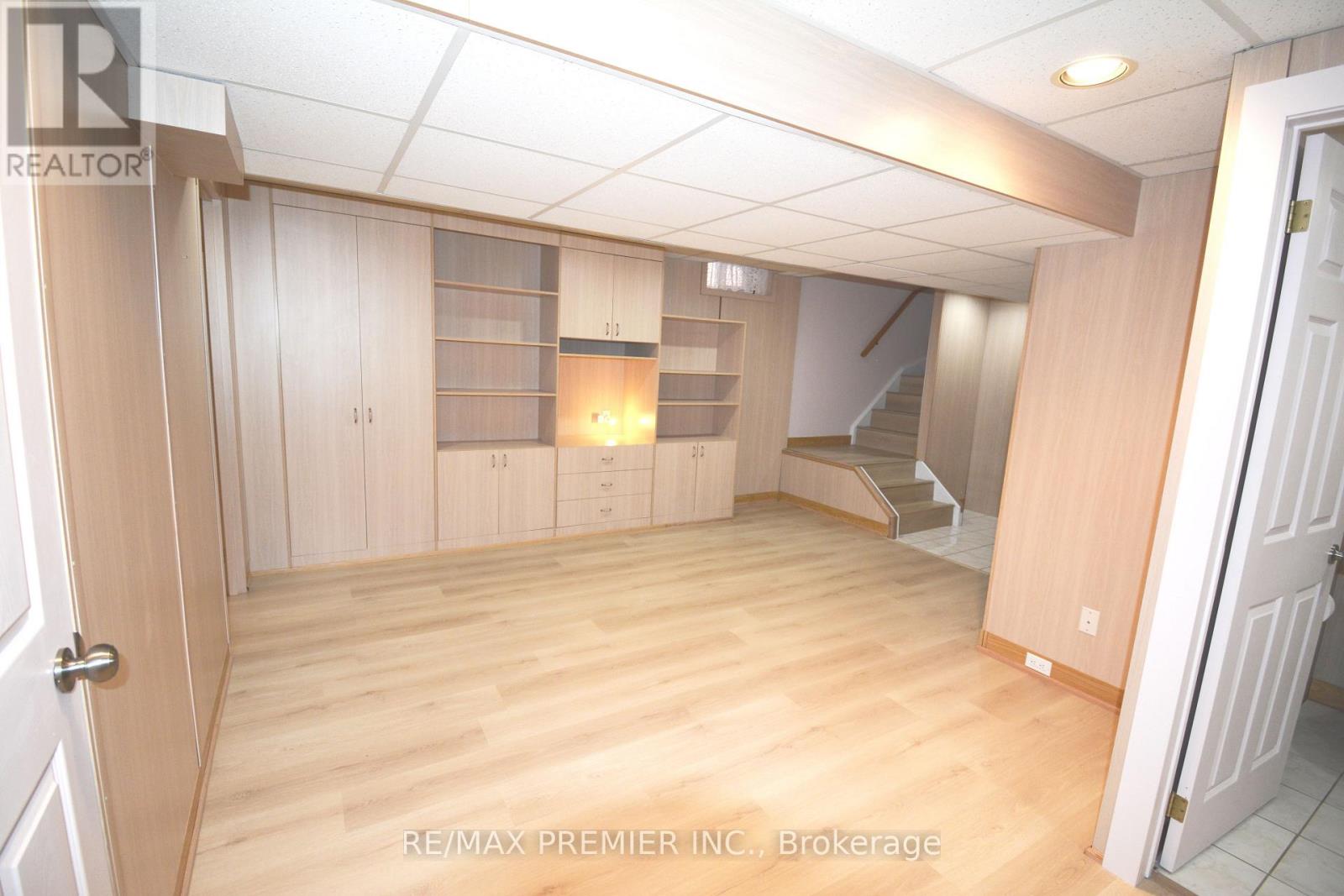 126 Pinedale Gate, Vaughan (East Woodbridge), Ontario  L4L 8X3 - Photo 44 - N12875240