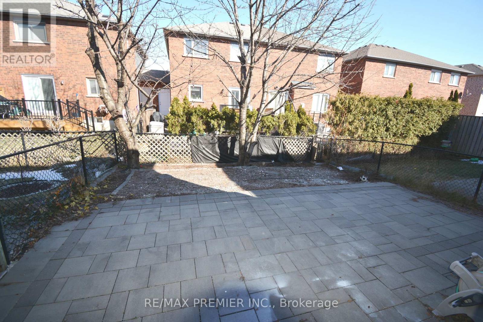 126 Pinedale Gate, Vaughan (East Woodbridge), Ontario  L4L 8X3 - Photo 46 - N12875240