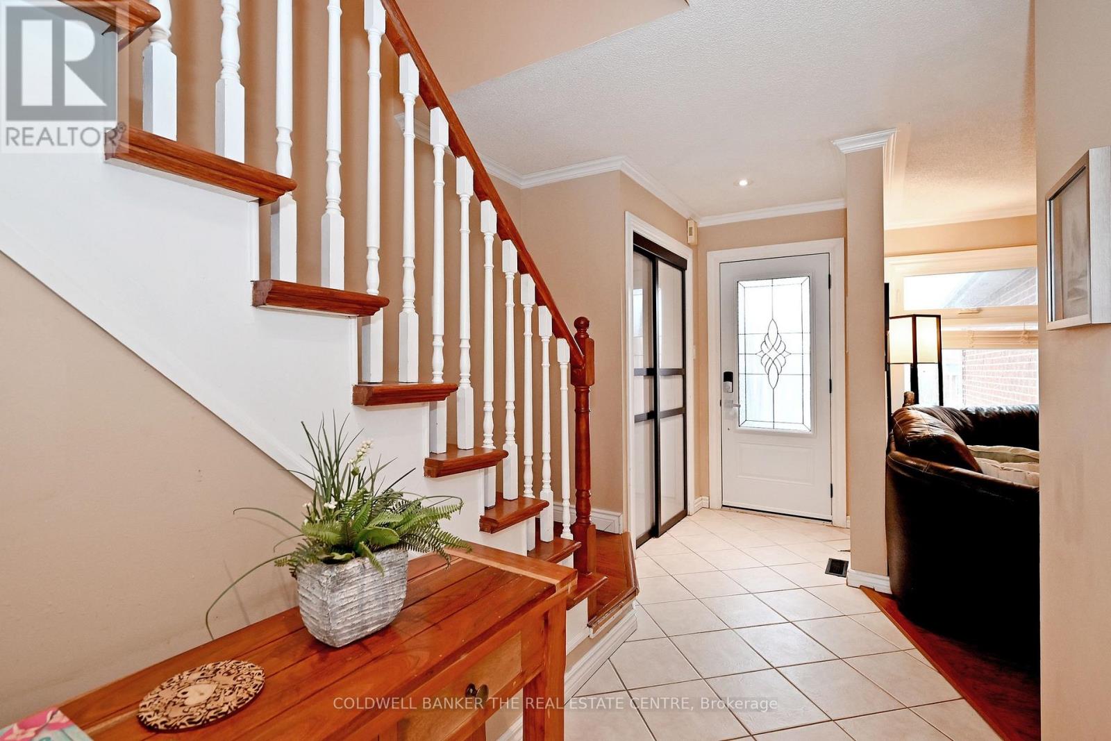 26 Sherie Drive, Georgina, Ontario  L4P 3R3 - Photo 4 - N12875412