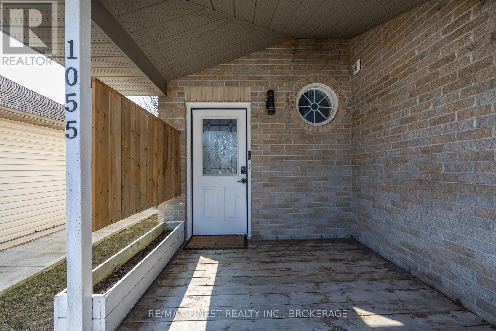 1055 Springfield Drive, Kingston, Ontario  K7M 8V6 - Photo 4 - X12875498