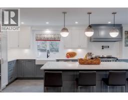 1586 HERITAGE Way, Oakville, Ontario