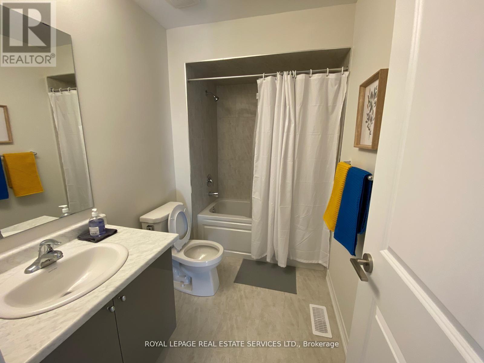 3034 Sandy Acres Avenue, Severn (West Shore), Ontario  L3V 8P8 - Photo 15 - S12875350