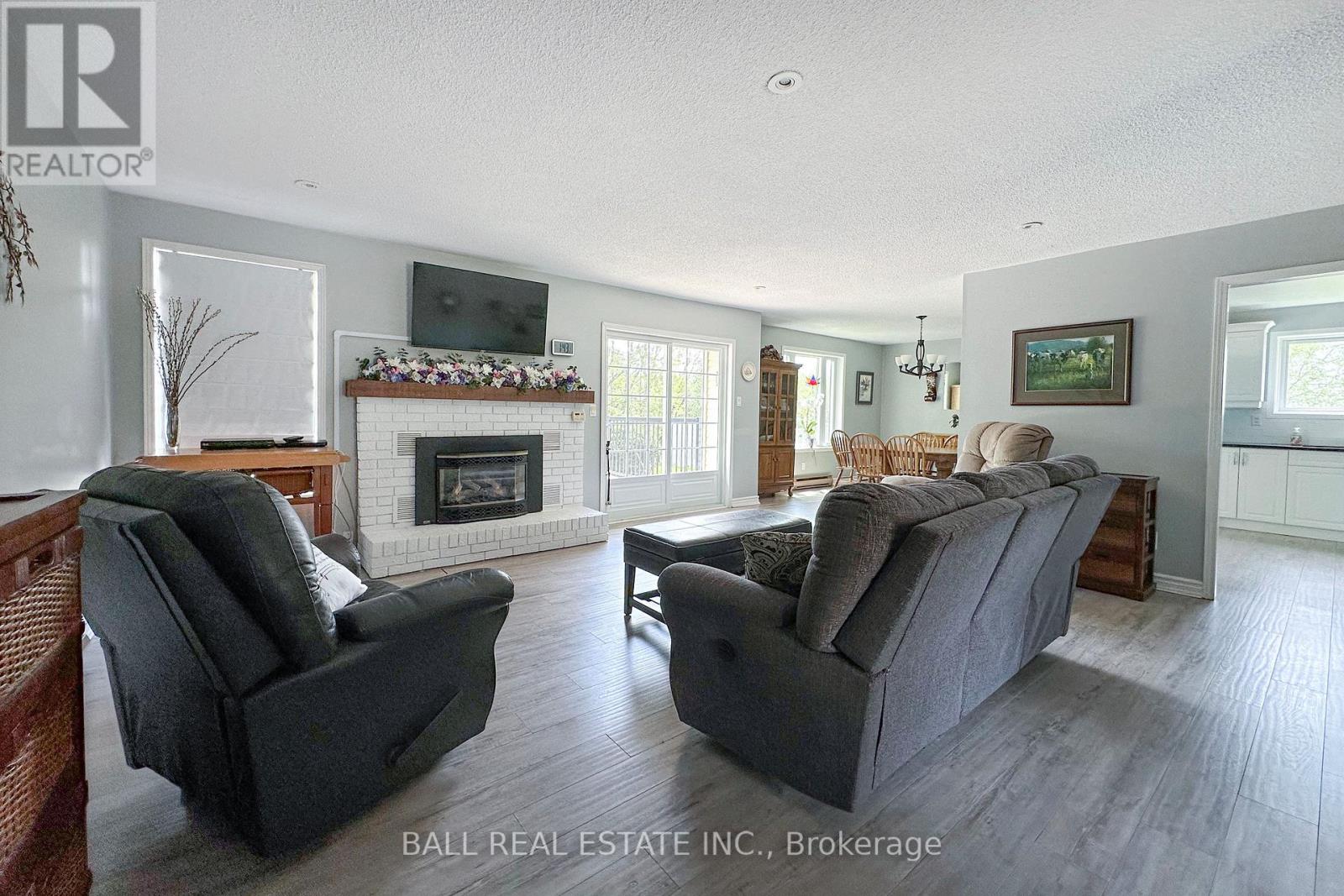 133 Robmar Crescent, Kawartha Lakes, Ontario  K0M 1J0 - Photo 5 - X12875514