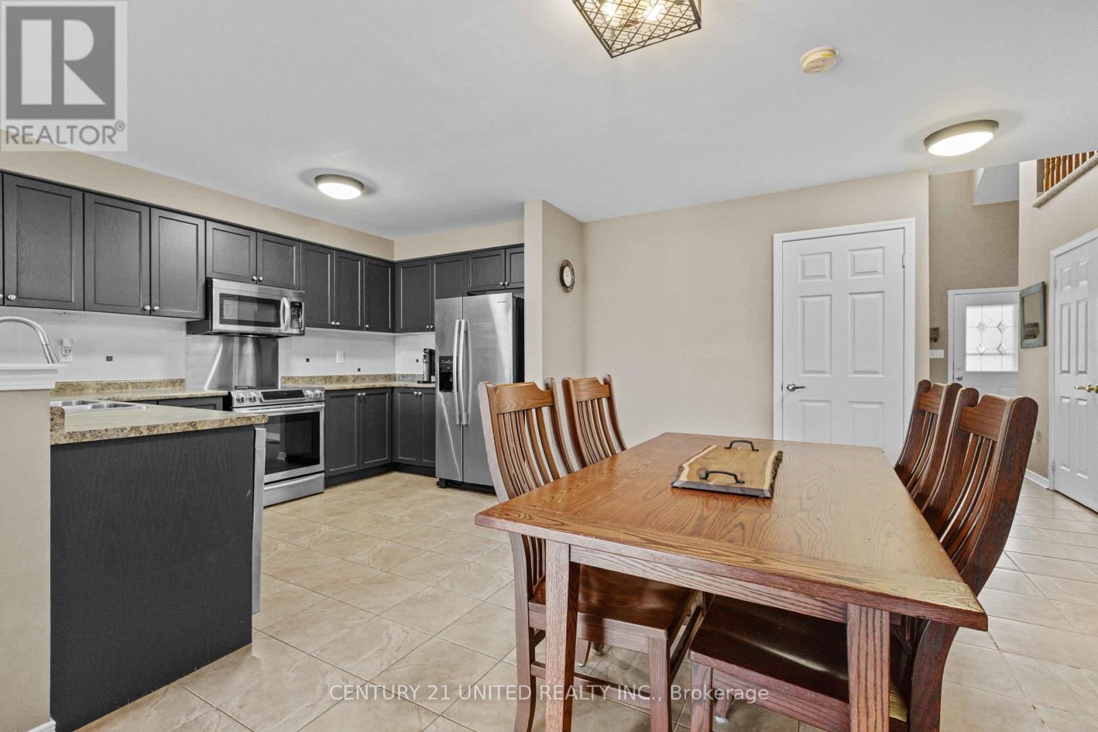 617 Tully Crescent, Peterborough, Ontario  K9K 0B1 - Photo 5 - X12875676