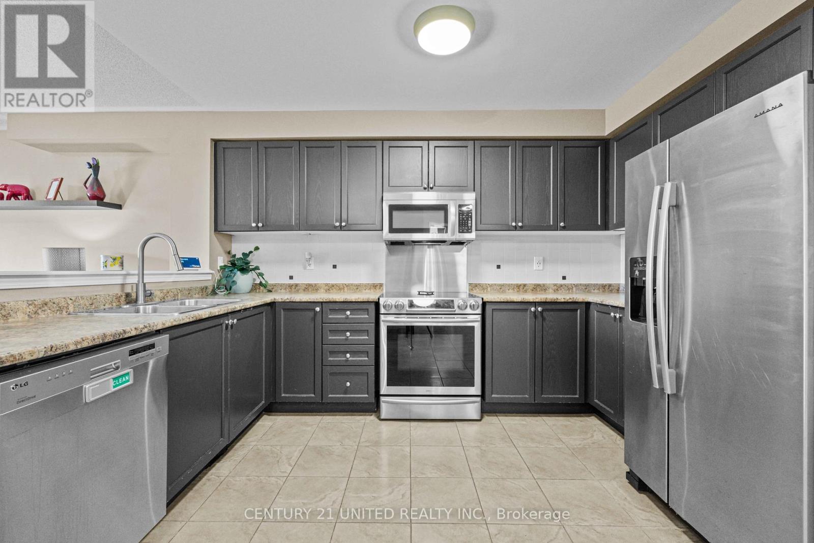 617 Tully Crescent, Peterborough, Ontario  K9K 0B1 - Photo 7 - X12875676