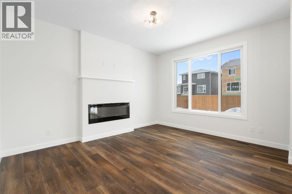 136 Southbow Village Way, Cochrane, Alberta  T4C 3J9 - Photo 7 - A2292762