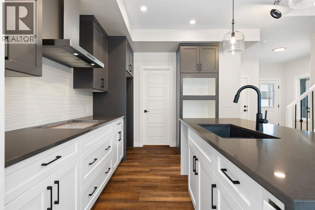 136 Southbow Village Way, Cochrane, Alberta  T4C 3J9 - Photo 6 - A2292762