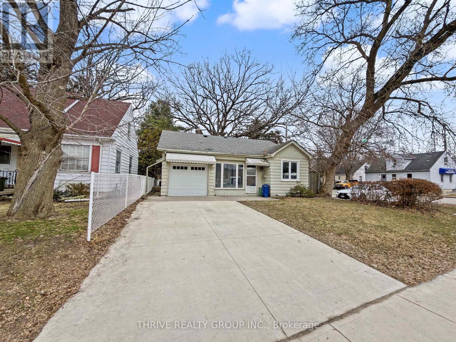 Upper - 217 Platts Lane, London North, Ontario  N6H 2H5 - Photo 1 - X12875662