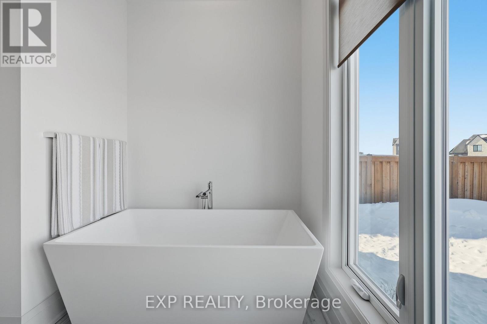 56 Optimist Drive, Southwold, Ontario  N5P 0G4 - Photo 36 - X12875678