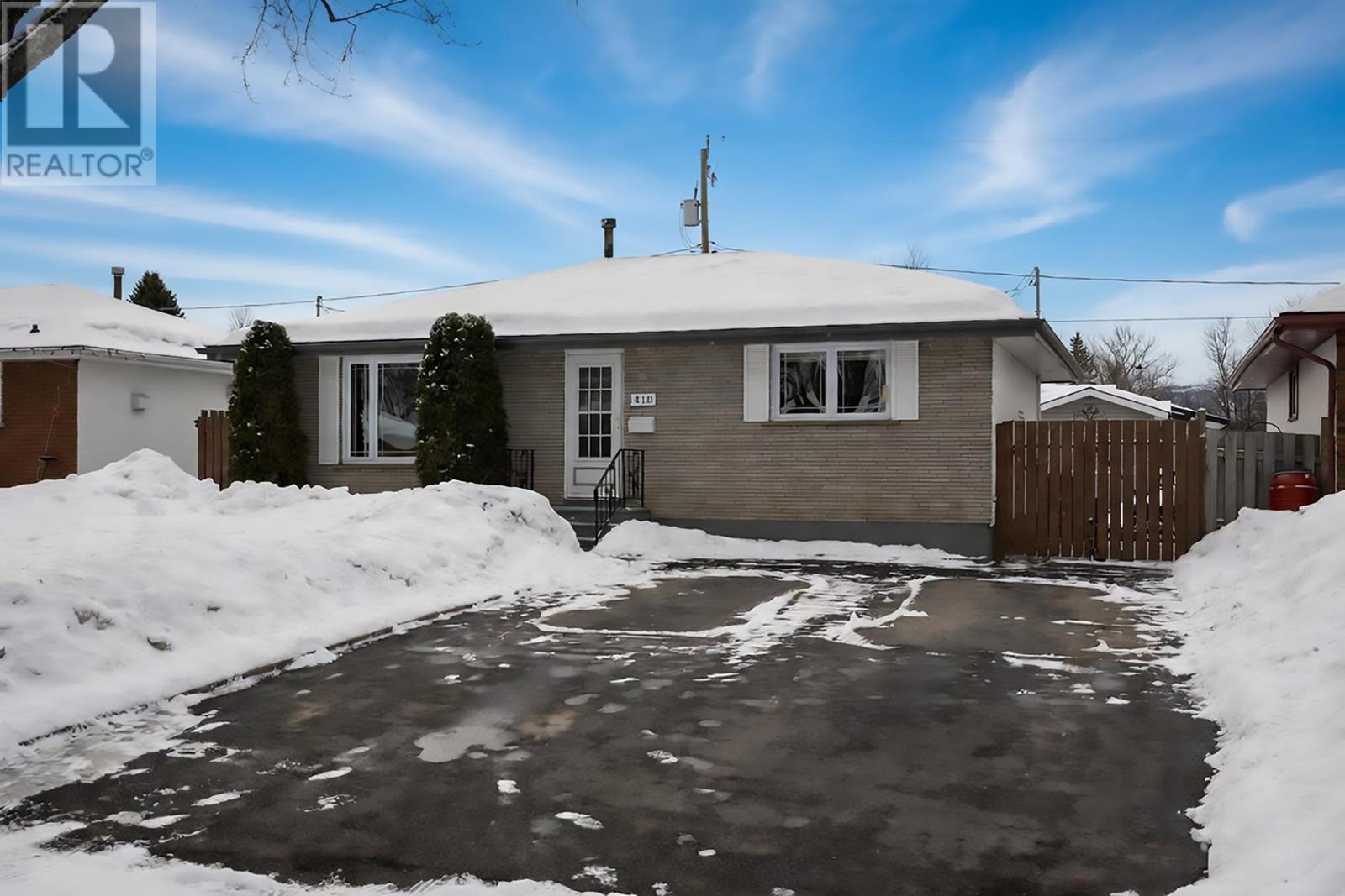 410 Amethyst Cres., Thunder Bay, Ontario  P7C 1T1 - Photo 1 - TB2600419