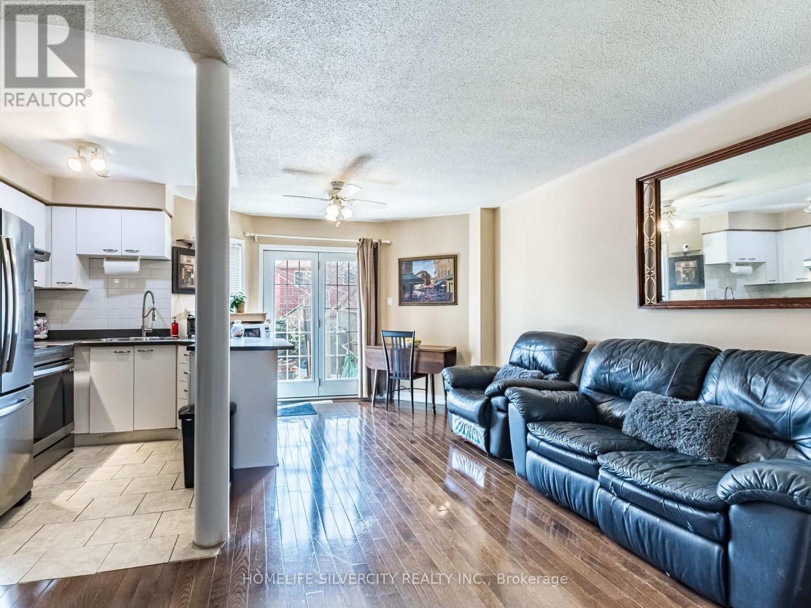 110 Richwood Crescent, Brampton (Brampton West), Ontario  L6X 4K7 - Photo 10 - W12867382