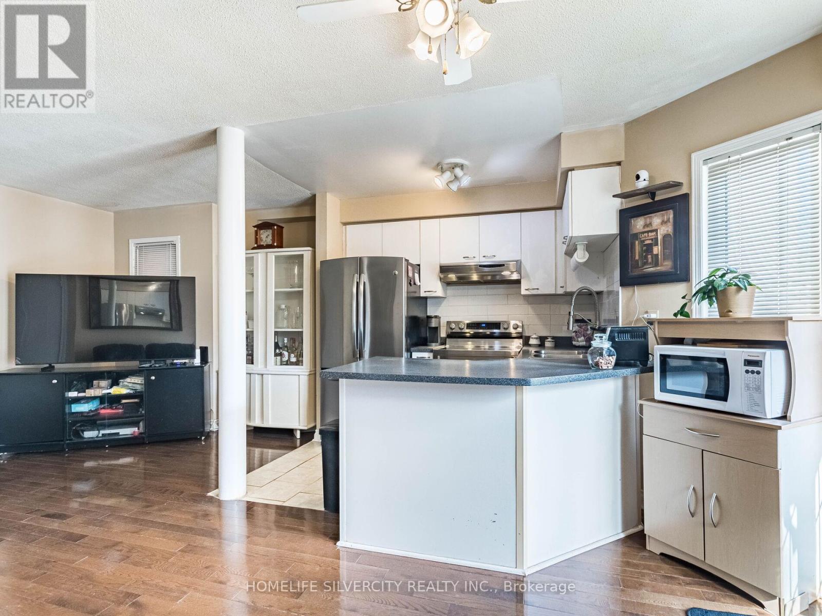 110 Richwood Crescent, Brampton (Brampton West), Ontario  L6X 4K7 - Photo 13 - W12867382