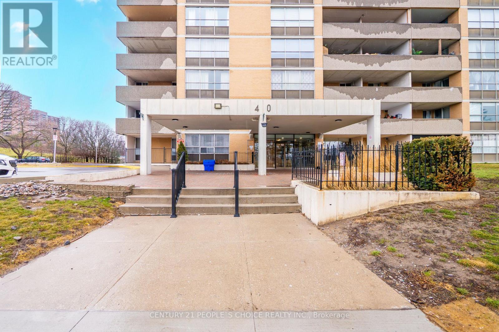 910 - 40 Panorama Court, Toronto (Mount Olive-Silverstone-Jamestown), Ontario  M9V 4M1 - Photo 4 - W12867508
