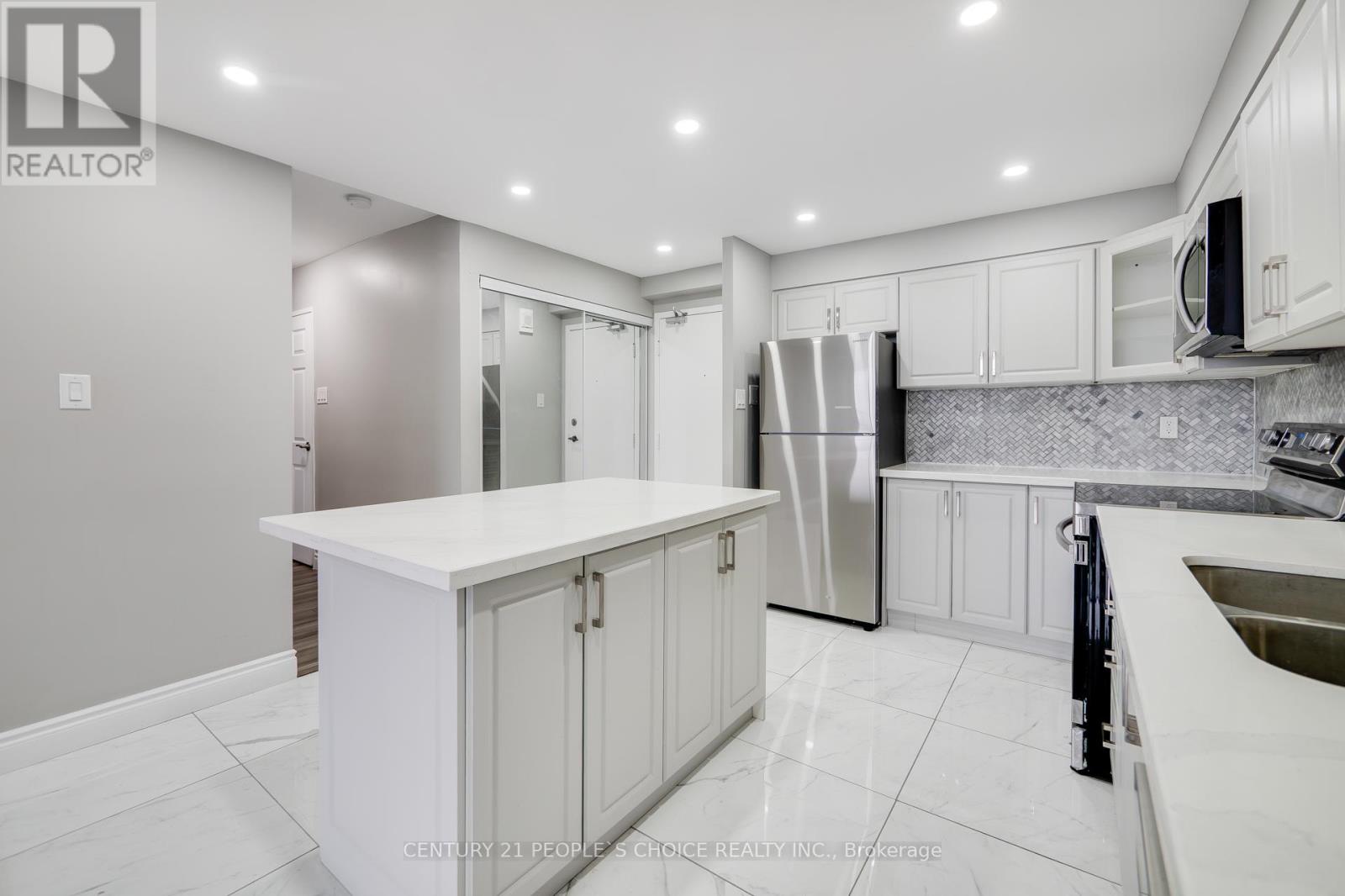 910 - 40 Panorama Court, Toronto (Mount Olive-Silverstone-Jamestown), Ontario  M9V 4M1 - Photo 17 - W12867508