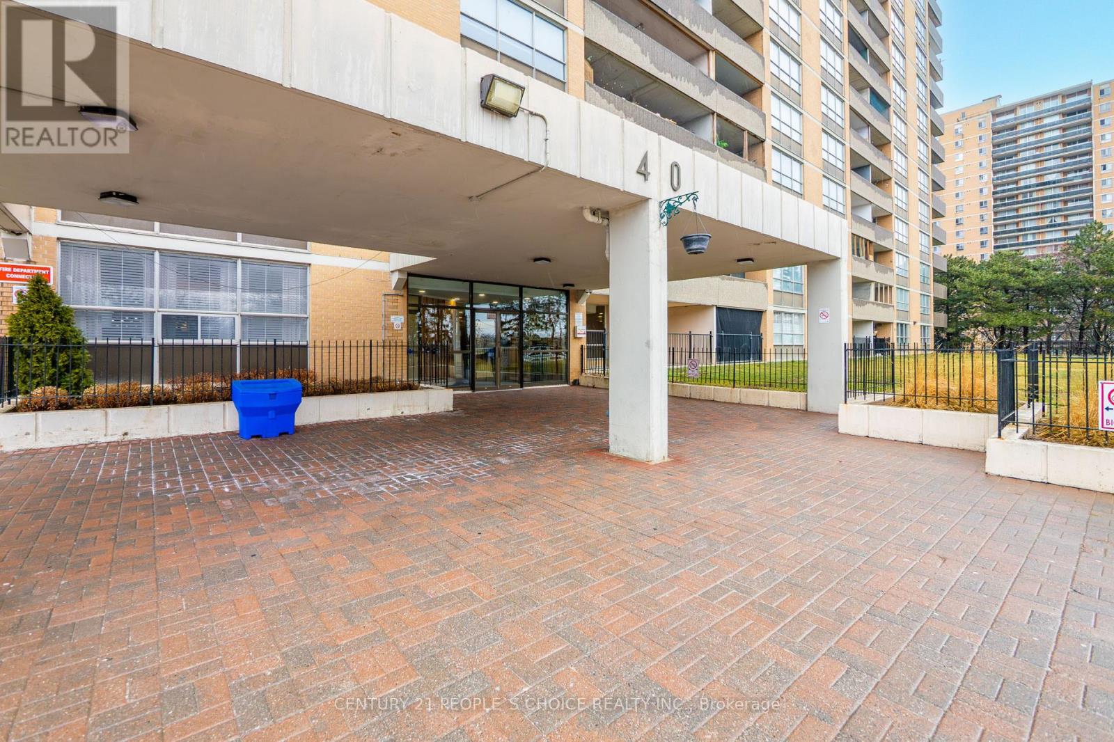 910 - 40 Panorama Court, Toronto (Mount Olive-Silverstone-Jamestown), Ontario  M9V 4M1 - Photo 5 - W12867508