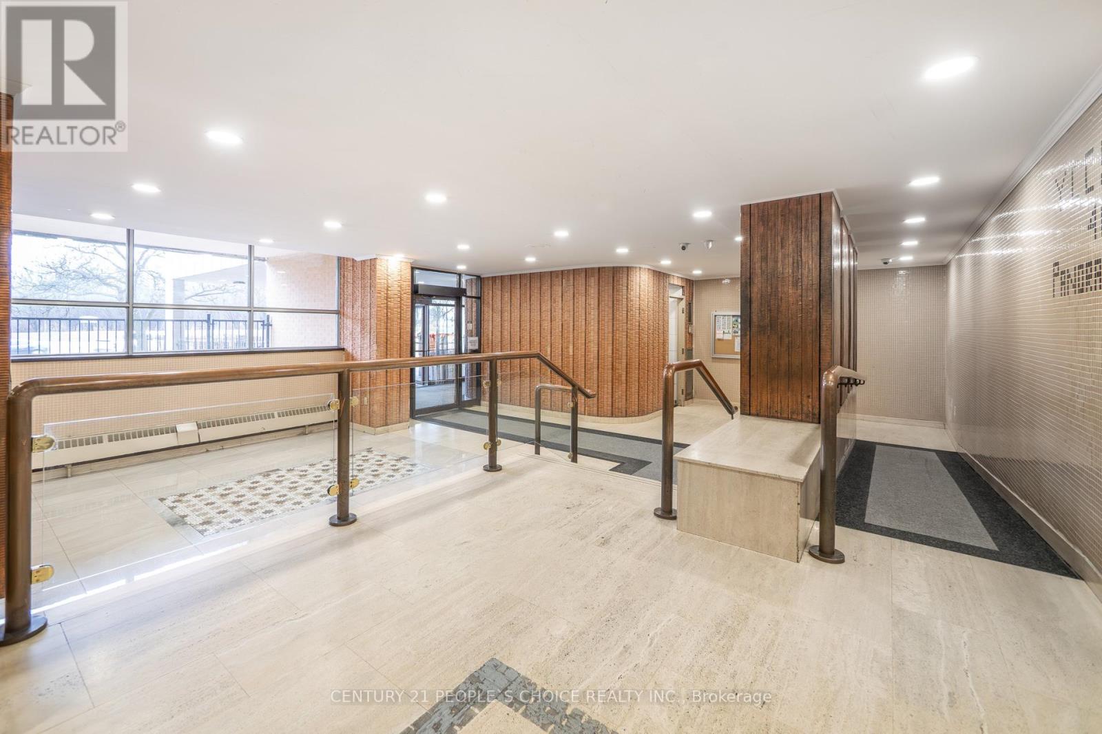 910 - 40 Panorama Court, Toronto (Mount Olive-Silverstone-Jamestown), Ontario  M9V 4M1 - Photo 8 - W12867508