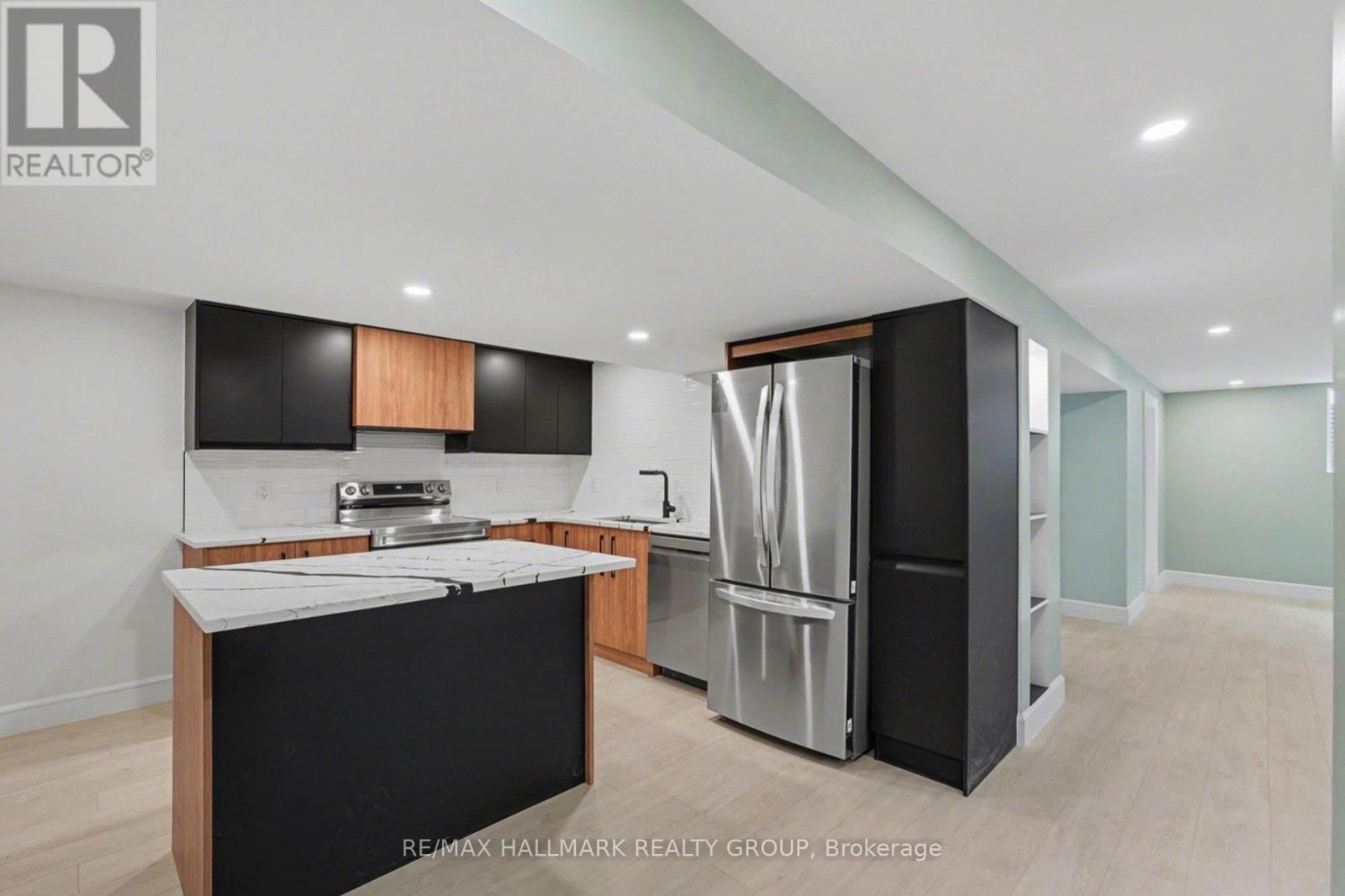 2 - 52 Glenridge Road, Ottawa, Ontario  K2G 2Z7 - Photo 5 - X12875198