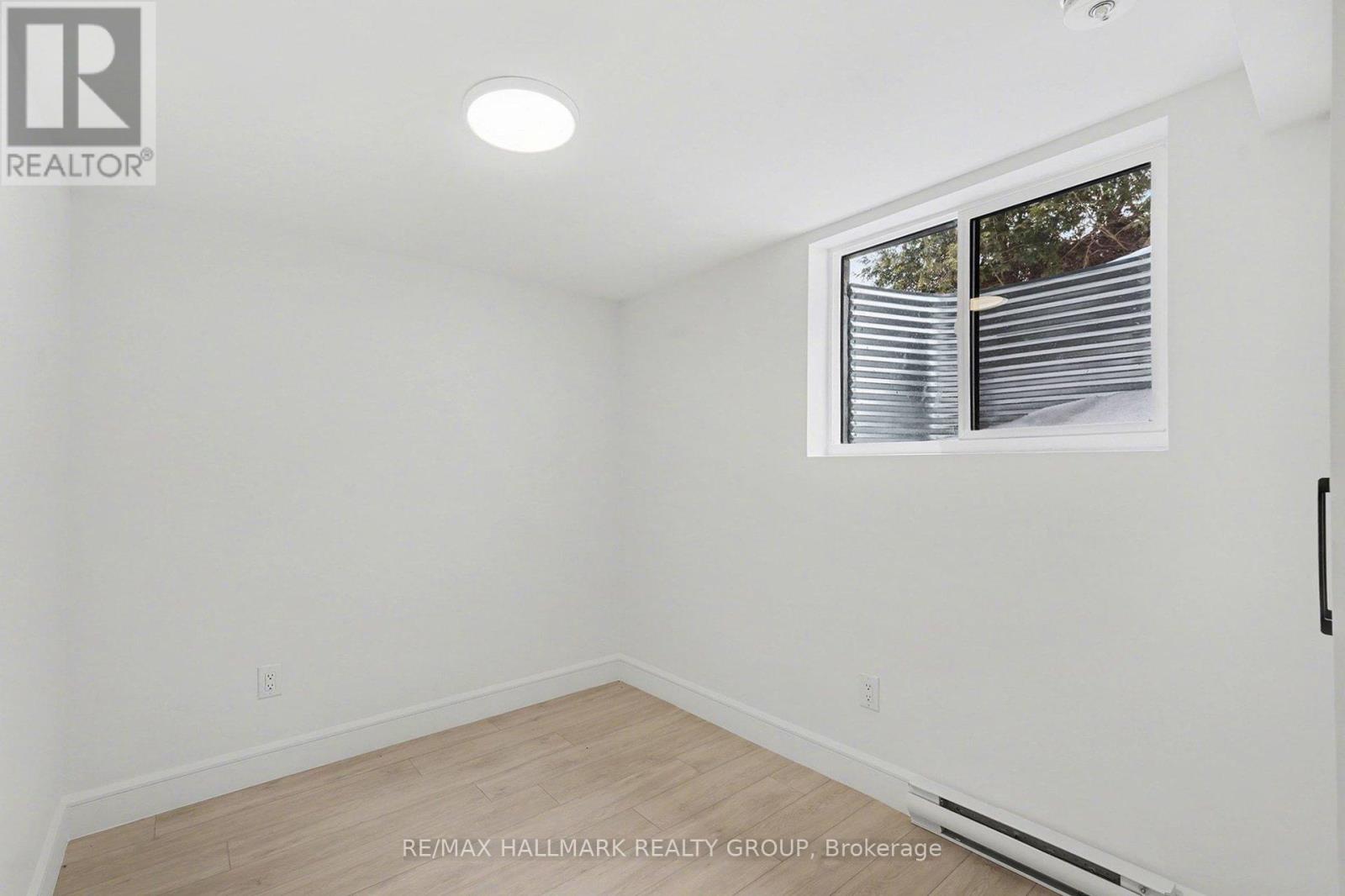 2 - 52 Glenridge Road, Ottawa, Ontario  K2G 2Z7 - Photo 9 - X12875198