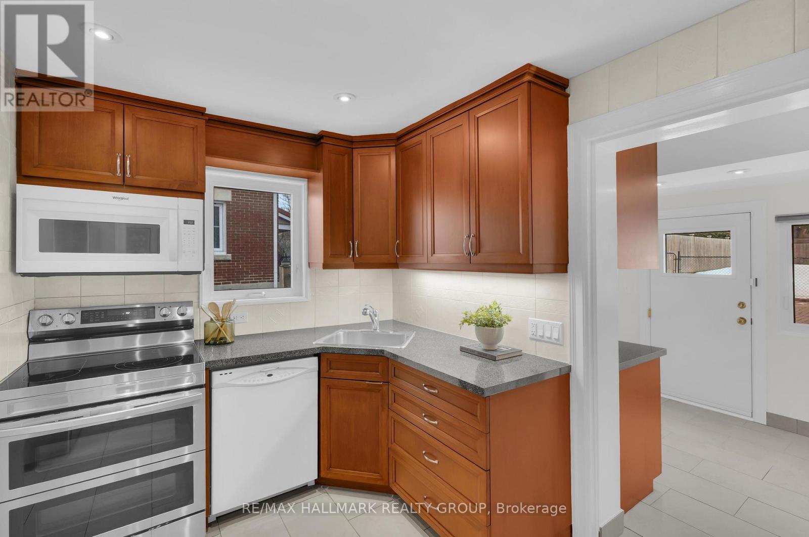 162 Loretta Avenue N, Ottawa, Ontario  K1Y 2J8 - Photo 9 - X12875216