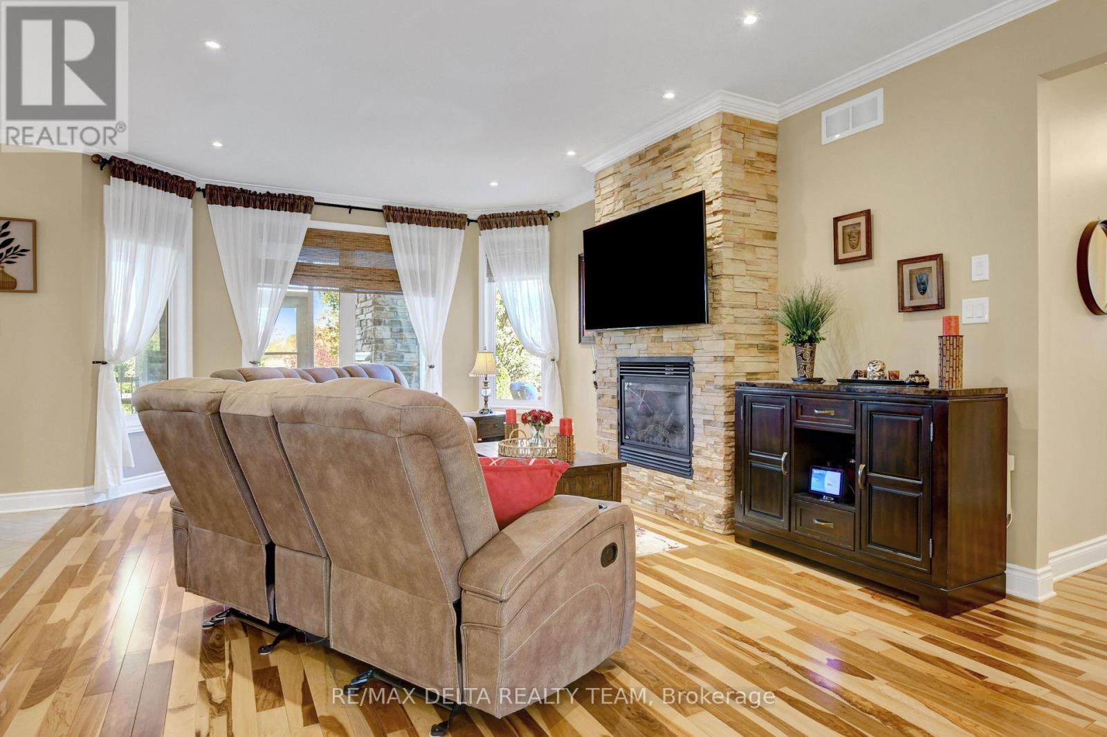 6948 Mary Anne Drive, Ottawa, Ontario  K4P 0B9 - Photo 12 - X12875228