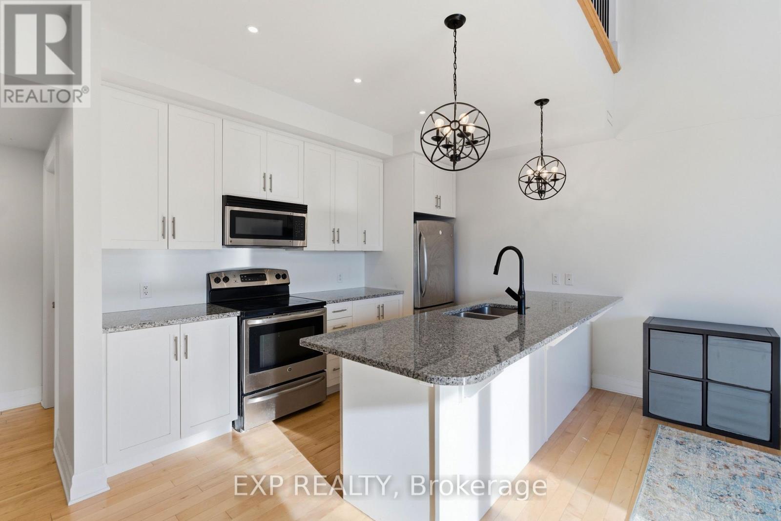 28 Meach Private, Ottawa, Ontario  K2S 0T8 - Photo 4 - X12875470