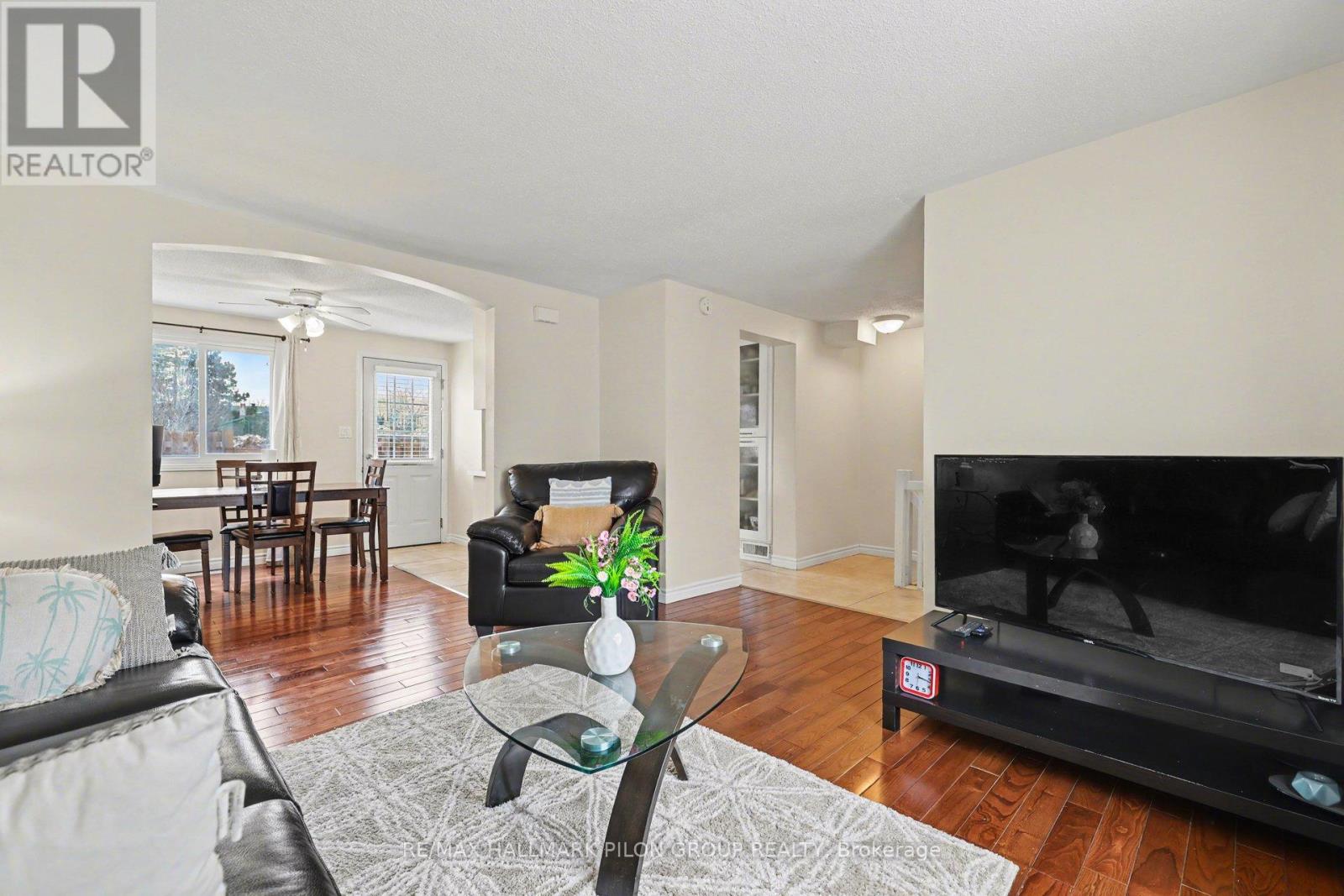 C - 1540 Beaverpond Drive, Ottawa, Ontario  K1B 3R9 - Photo 4 - X12875690