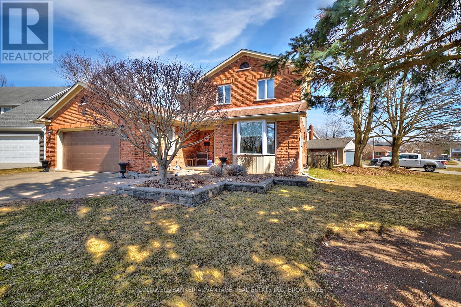 28 Dixon Crescent, Welland, Ontario  L3C 6P4 - Photo 4 - X12875242