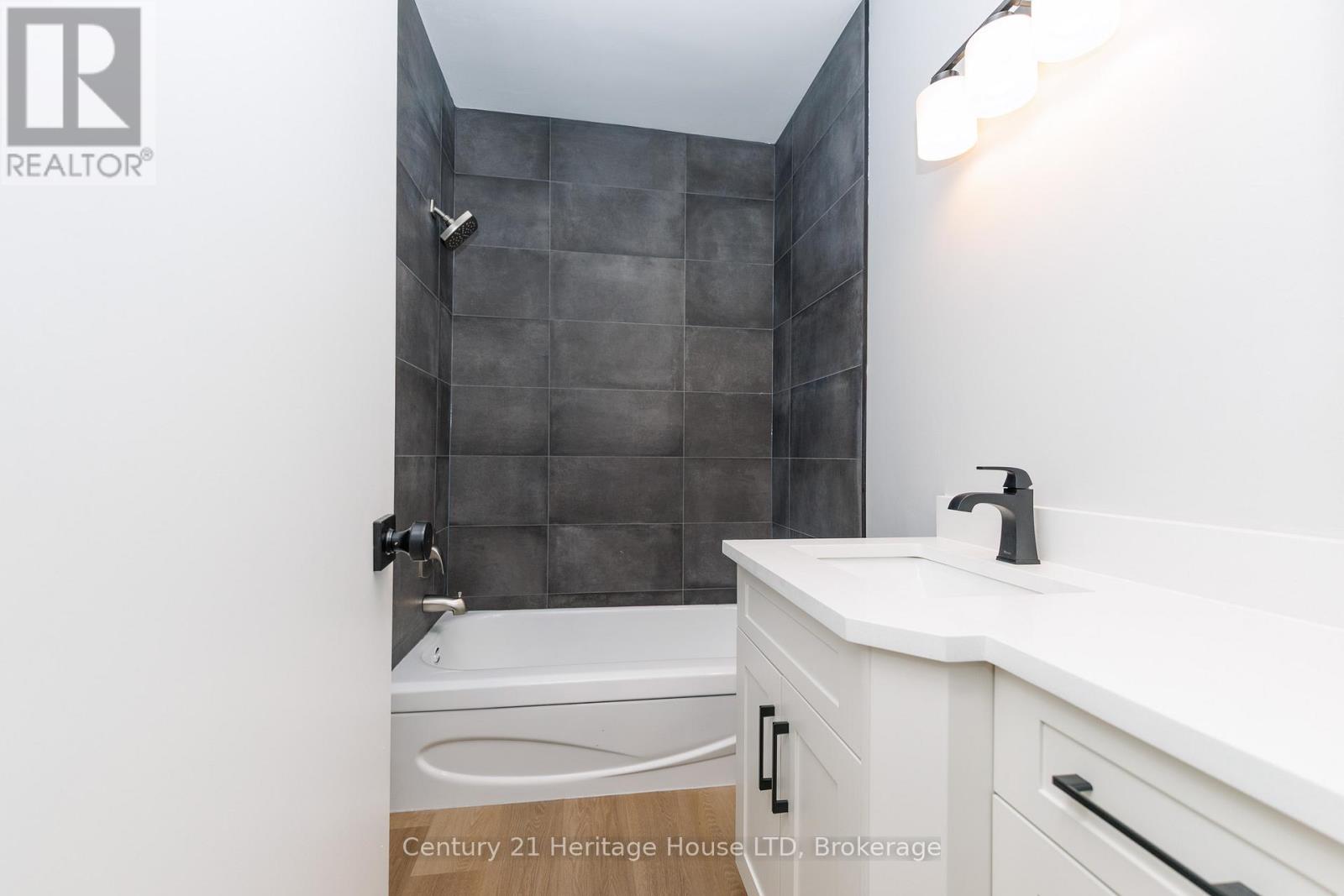 64 Patricia Street, Thorold, Ontario  L2V 3W1 - Photo 19 - X12875278