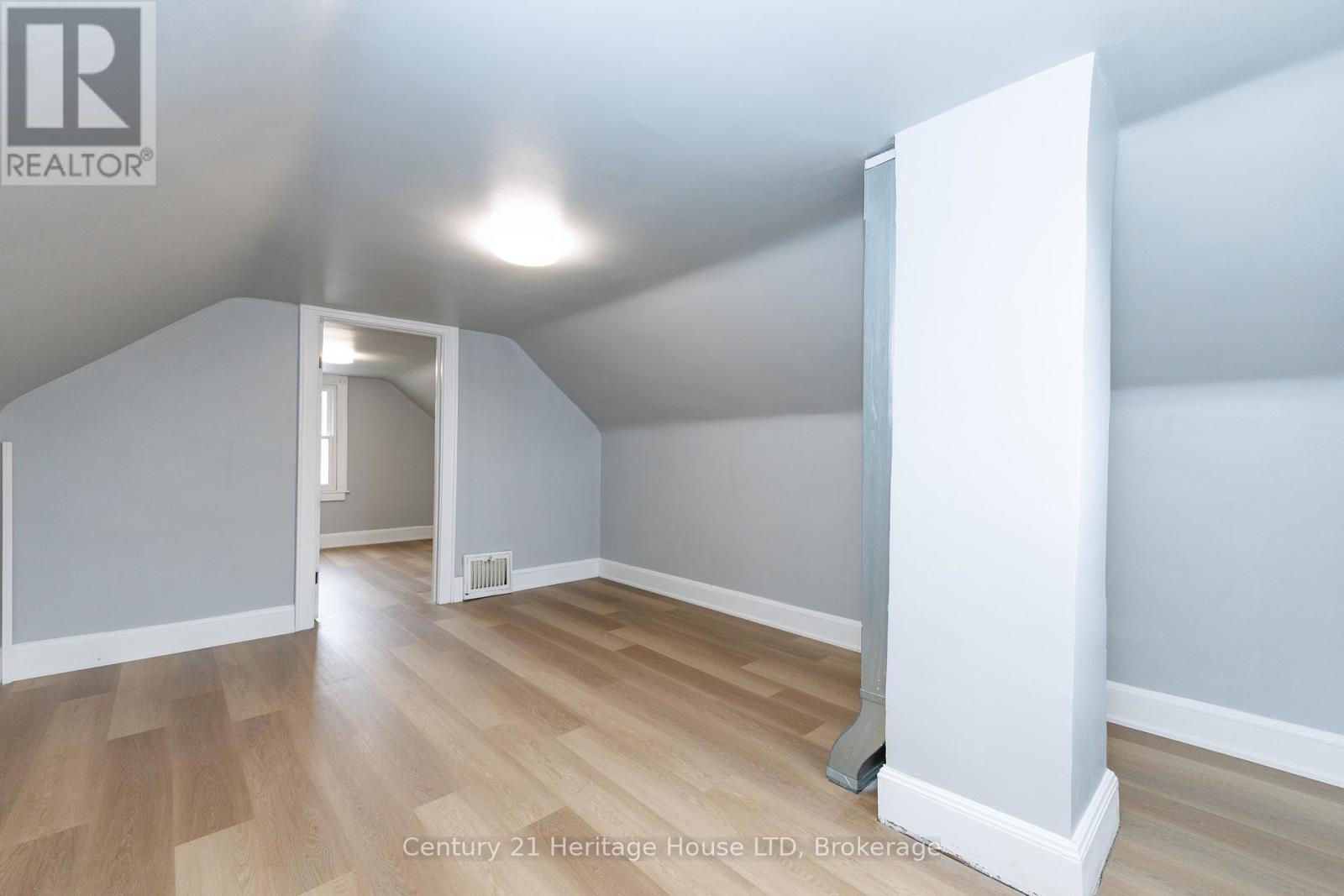 64 Patricia Street, Thorold, Ontario  L2V 3W1 - Photo 20 - X12875278