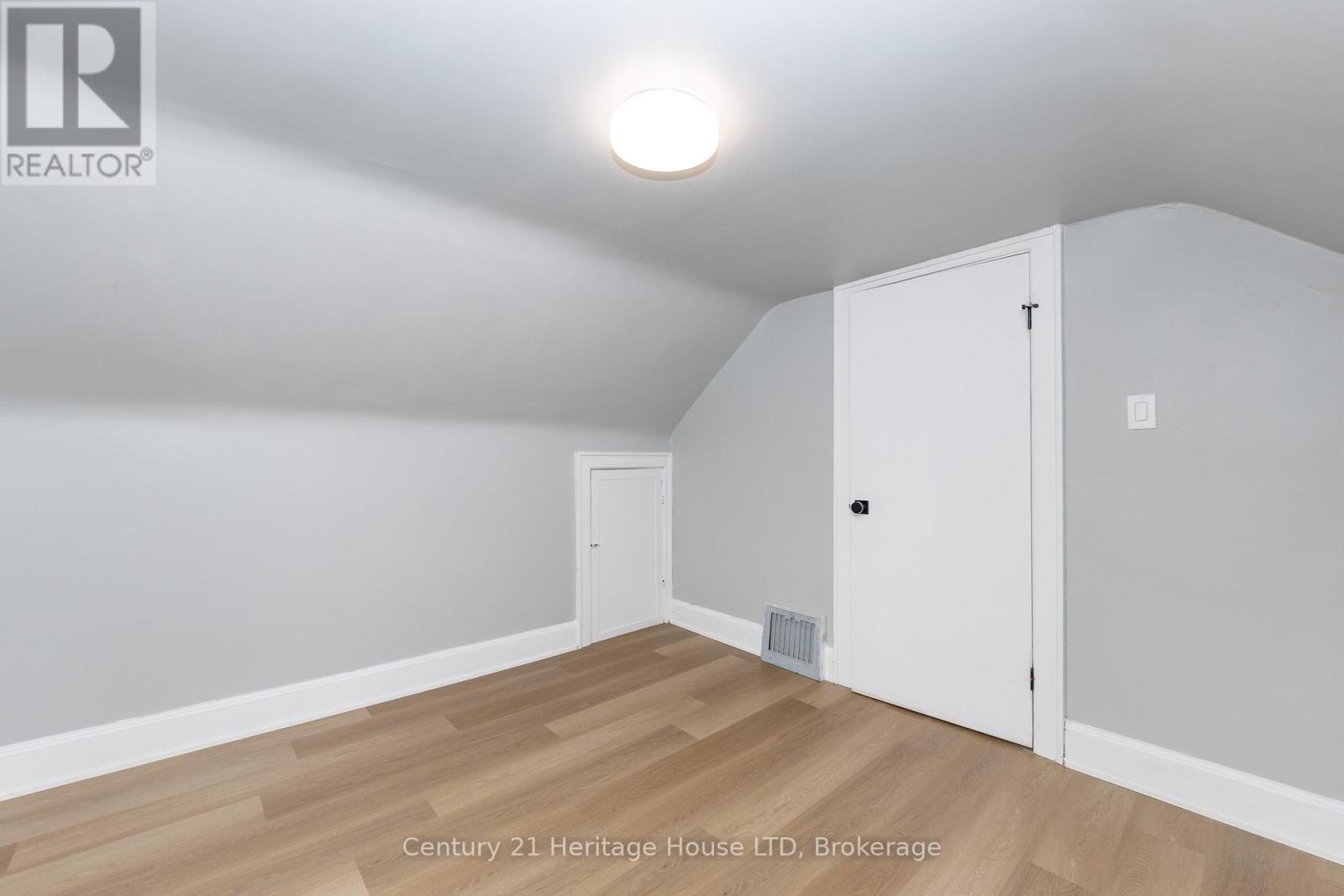 64 Patricia Street, Thorold, Ontario  L2V 3W1 - Photo 25 - X12875278