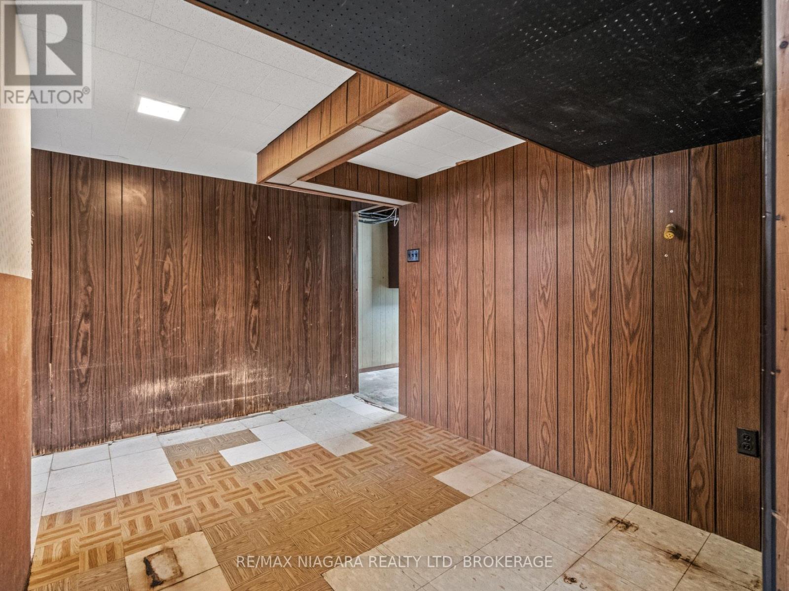 5005 Kingston Avenue, Niagara Falls (Cherrywood), Ontario  L2E 5B3 - Photo 14 - X12875480