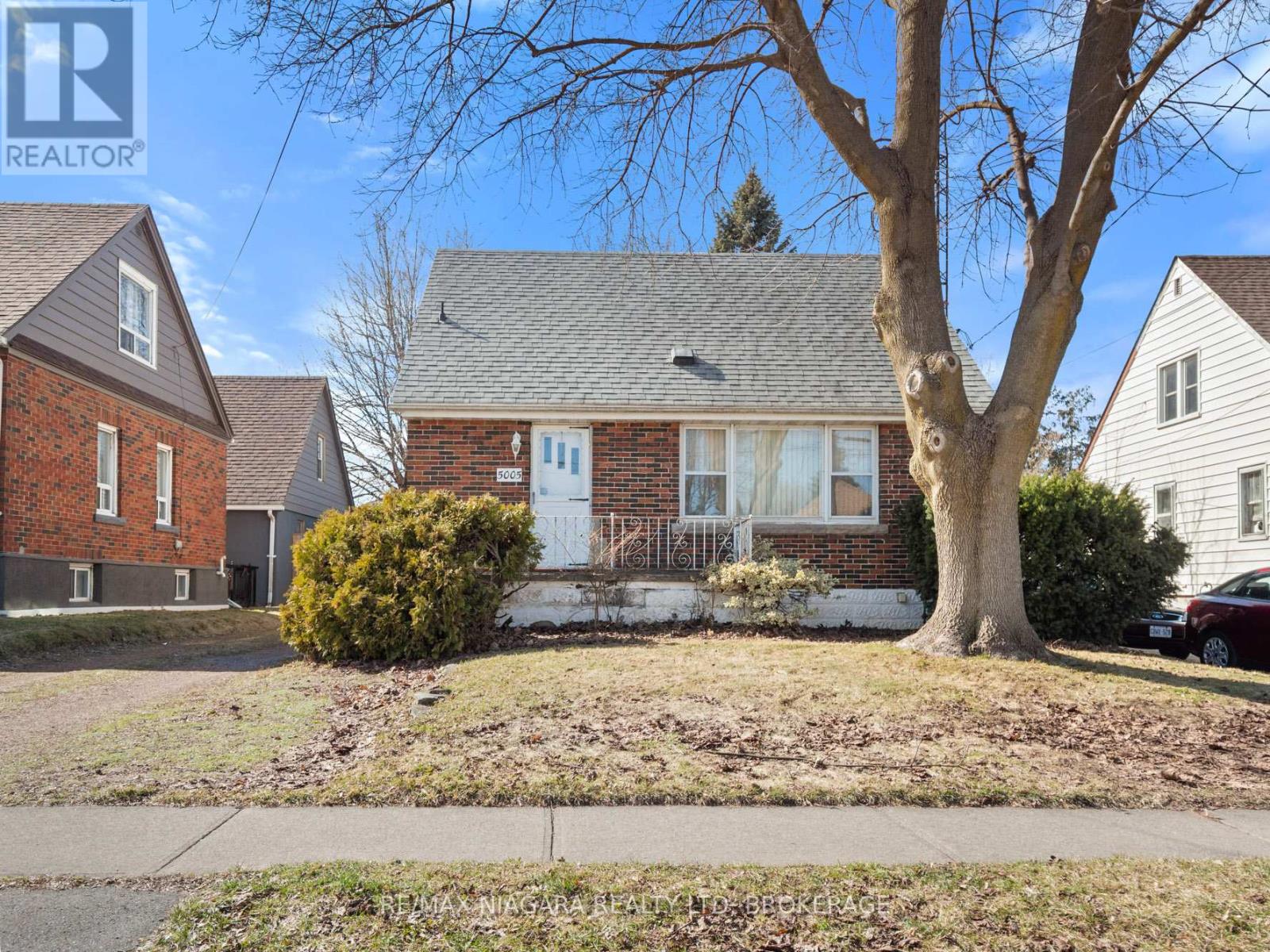 5005 Kingston Avenue, Niagara Falls (Cherrywood), Ontario  L2E 5B3 - Photo 2 - X12875480