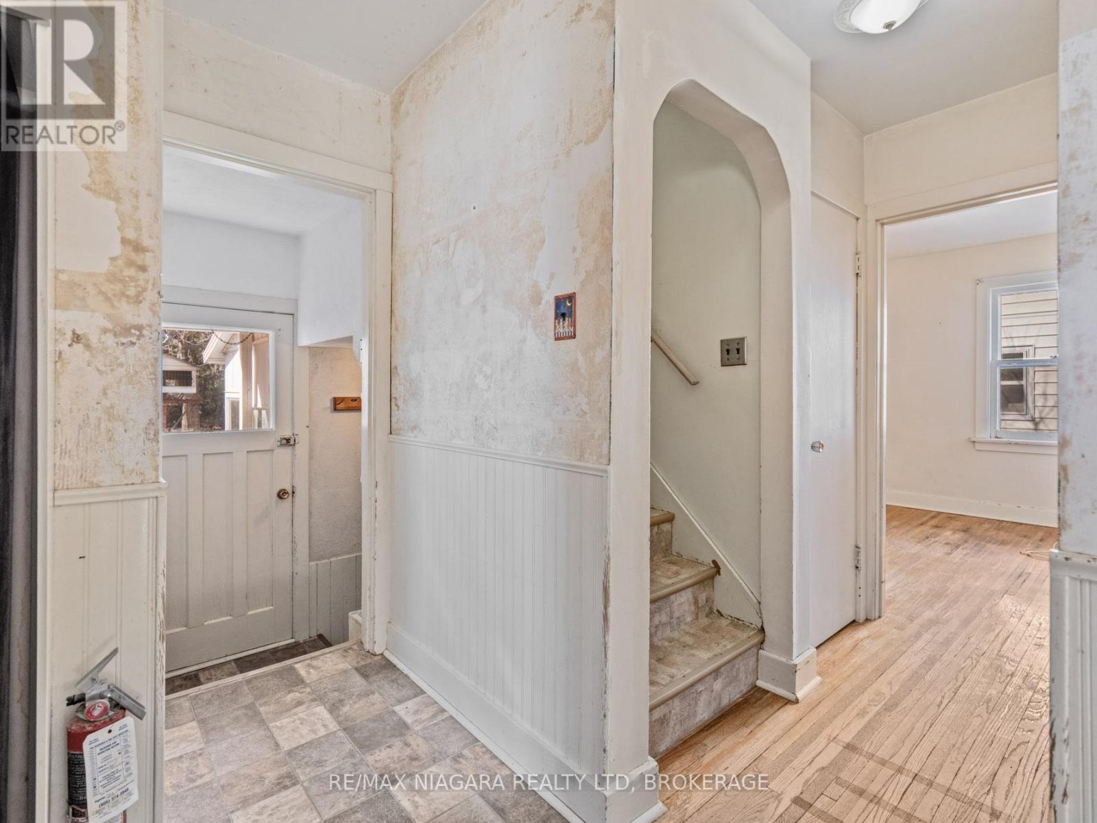 5005 Kingston Avenue, Niagara Falls (Cherrywood), Ontario  L2E 5B3 - Photo 6 - X12875480