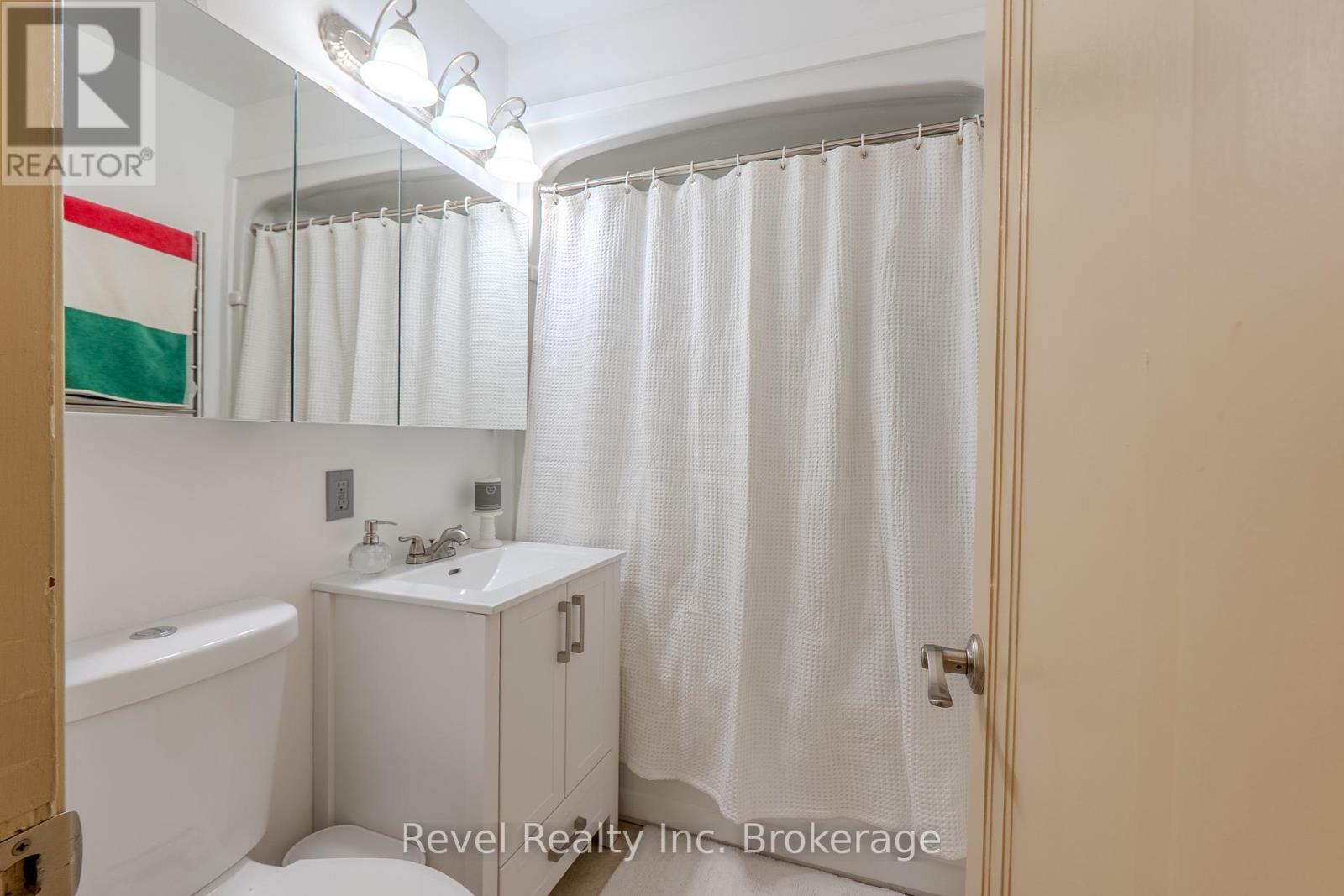 858 Airport Road, North Bay, Ontario  P1C 1A2 - Photo 12 - X12875288