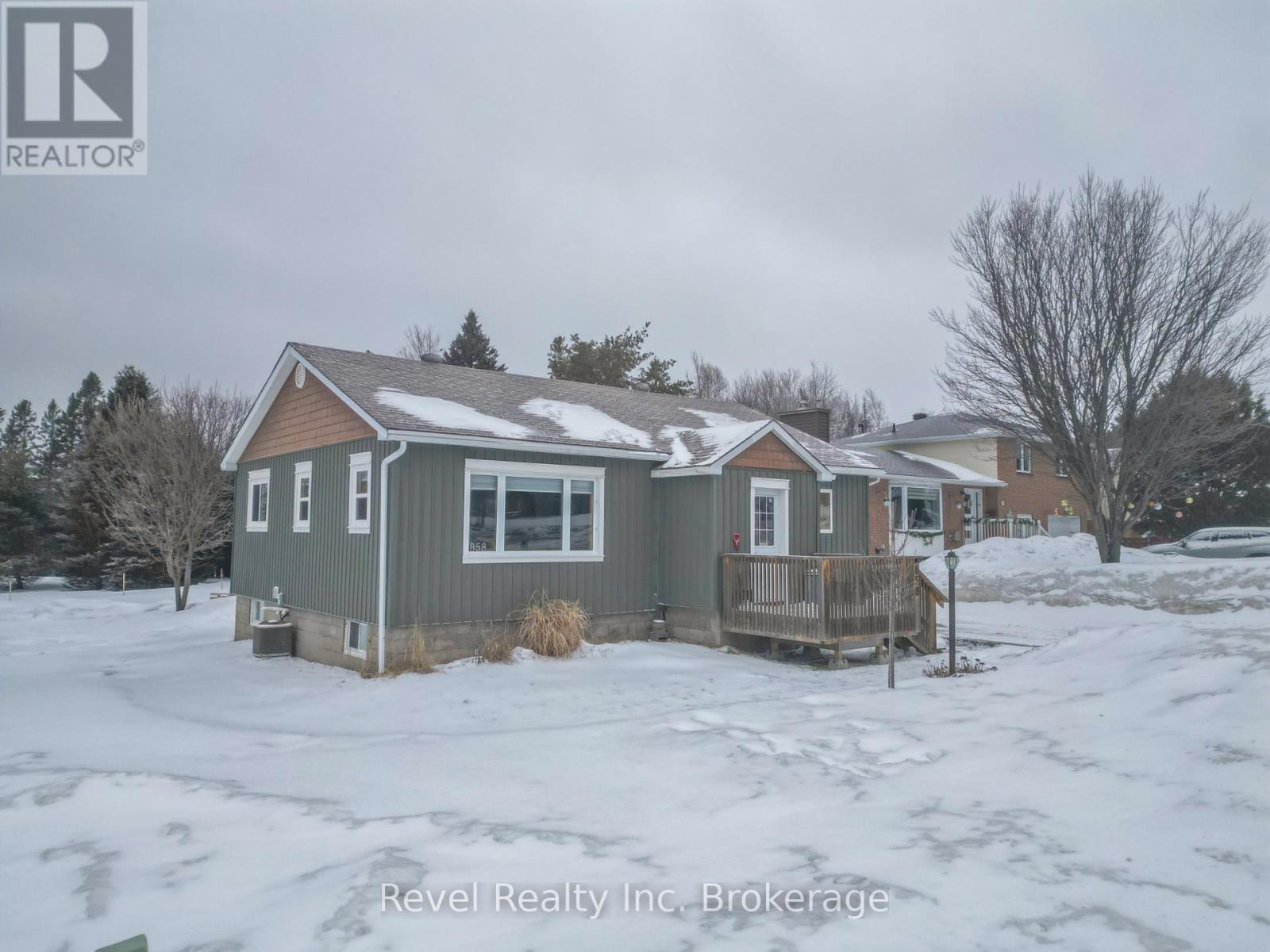 858 Airport Road, North Bay, Ontario  P1C 1A2 - Photo 3 - X12875288