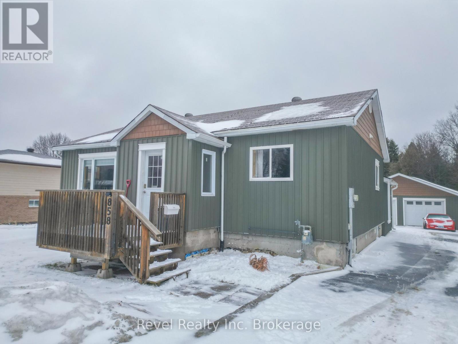 858 Airport Road, North Bay, Ontario  P1C 1A2 - Photo 4 - X12875288