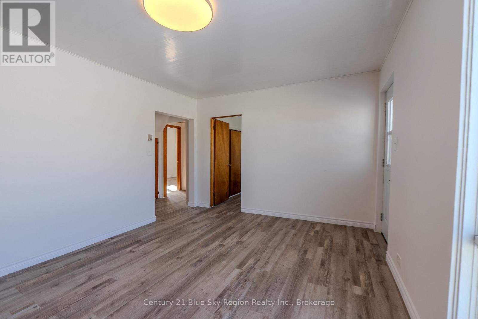 122 William Street, West Nipissing, Ontario  P2B 2B3 - Photo 13 - X12875672