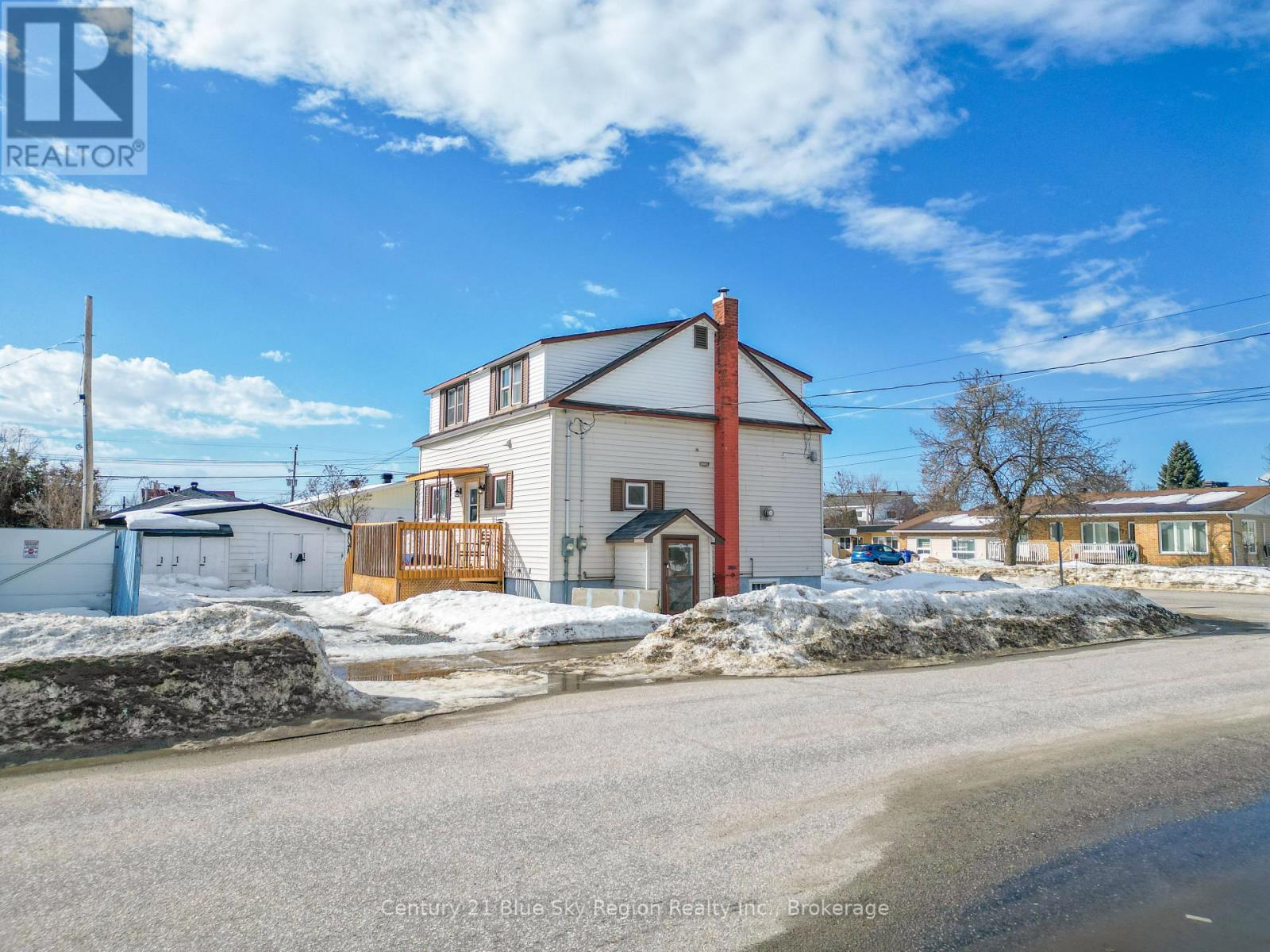 122 William Street, West Nipissing, Ontario  P2B 2B3 - Photo 2 - X12875672