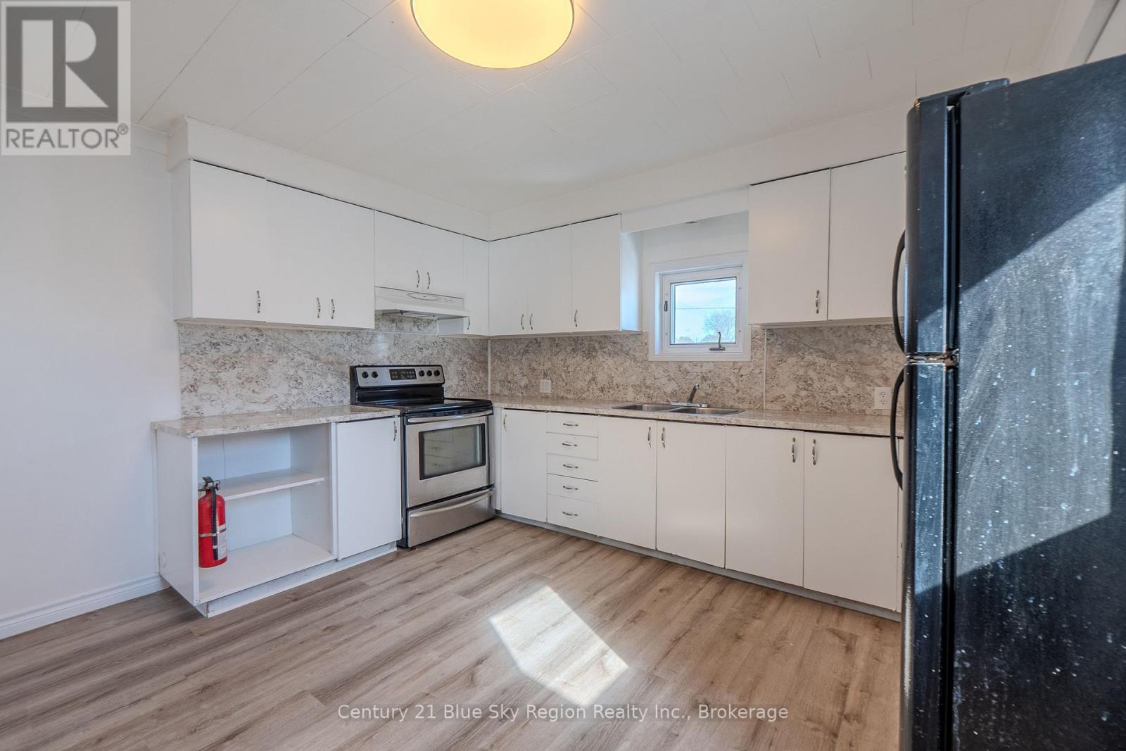 122 William Street, West Nipissing, Ontario  P2B 2B3 - Photo 7 - X12875672