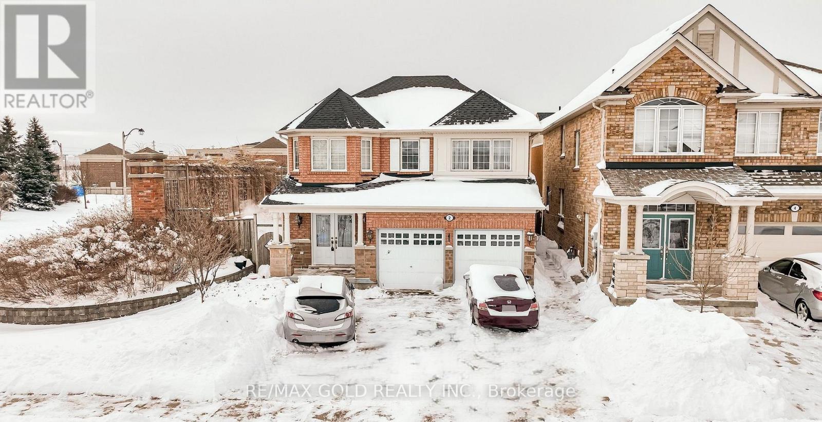 2 ZIMMER STREET, Brampton, Ontario