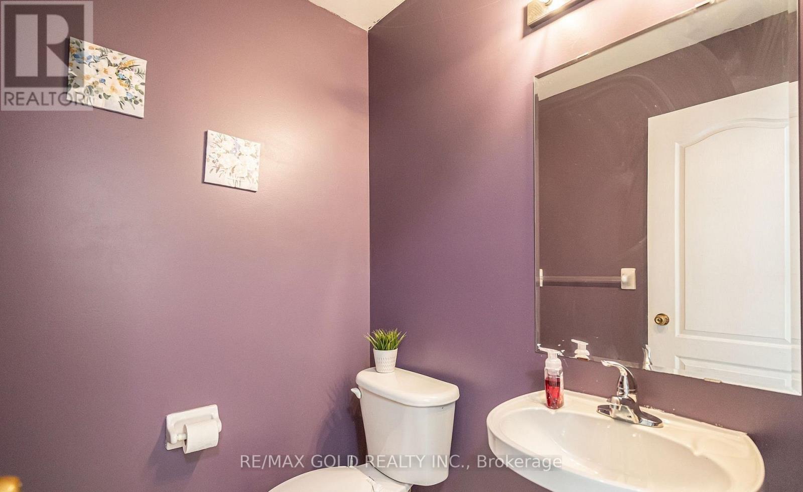 2 Zimmer Street, Brampton, Ontario  L6S 6L3 - Photo 21 - W12875276