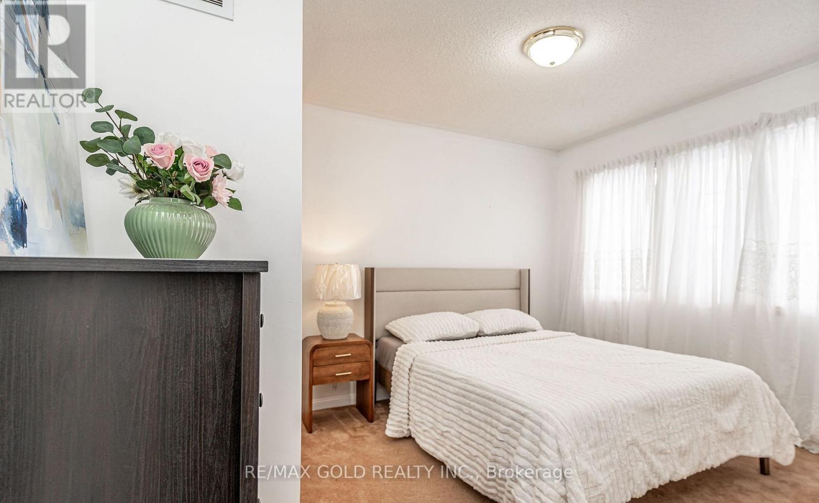 2 Zimmer Street, Brampton, Ontario  L6S 6L3 - Photo 29 - W12875276