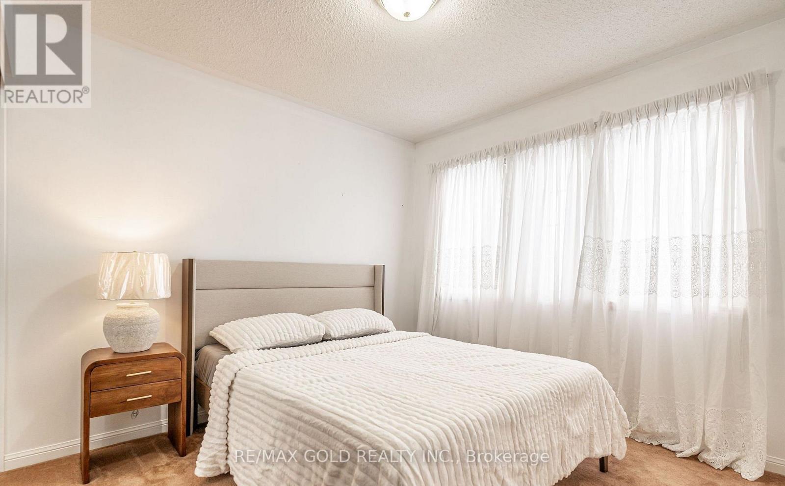 2 Zimmer Street, Brampton, Ontario  L6S 6L3 - Photo 30 - W12875276