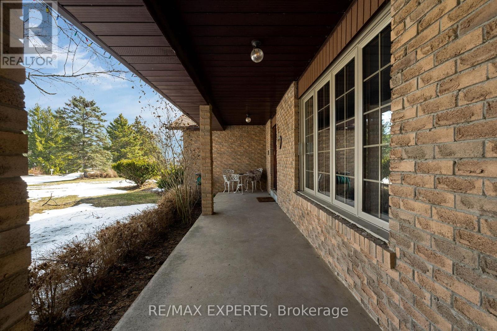 16 Linn Road, Caledon, Ontario  L7E 0N3 - Photo 5 - W12875298