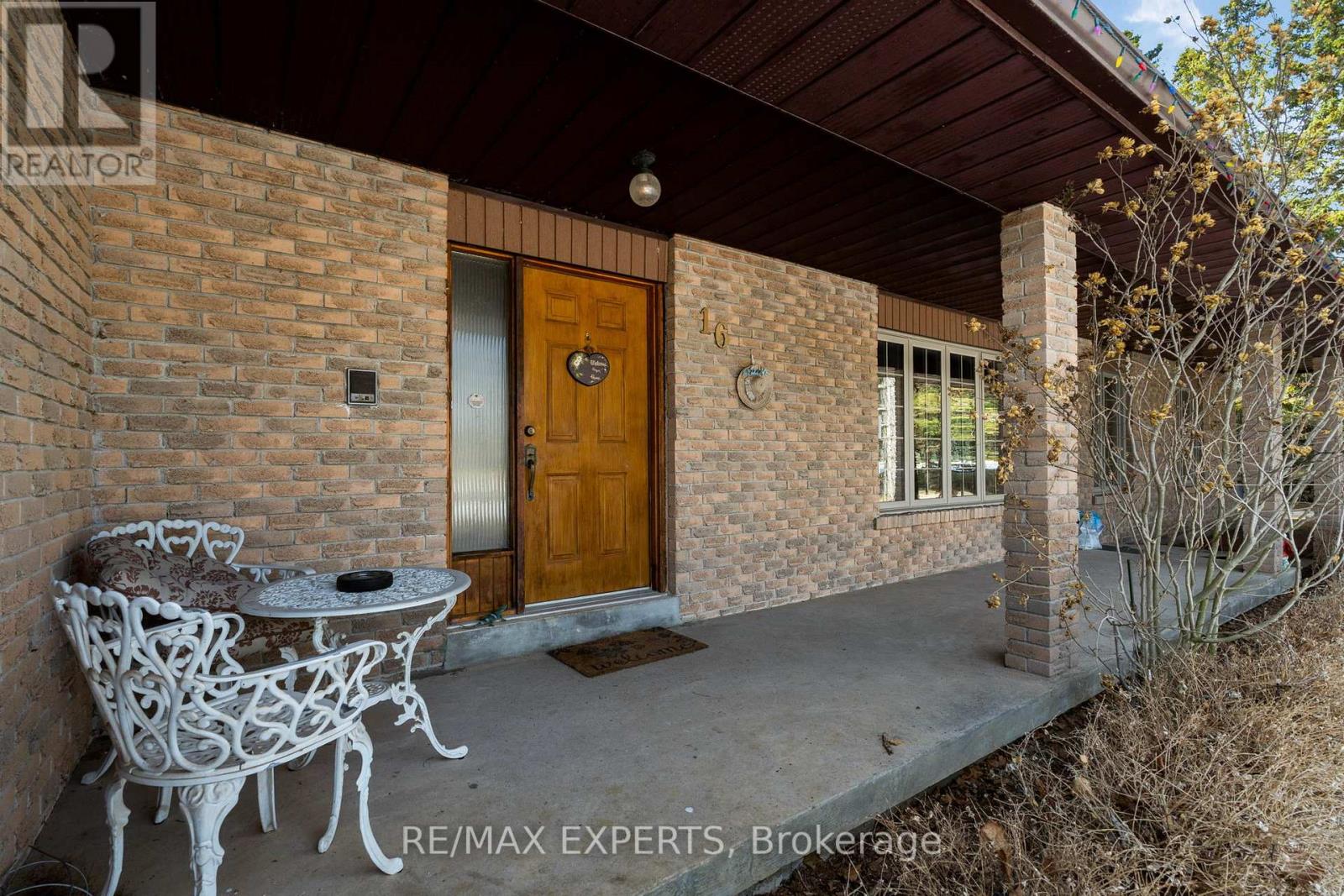 16 Linn Road, Caledon, Ontario  L7E 0N3 - Photo 6 - W12875298