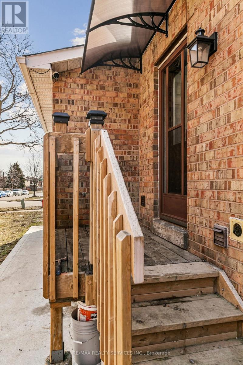 4 Burt Drive, Brampton, Ontario  L6X 3H6 - Photo 46 - W12875318