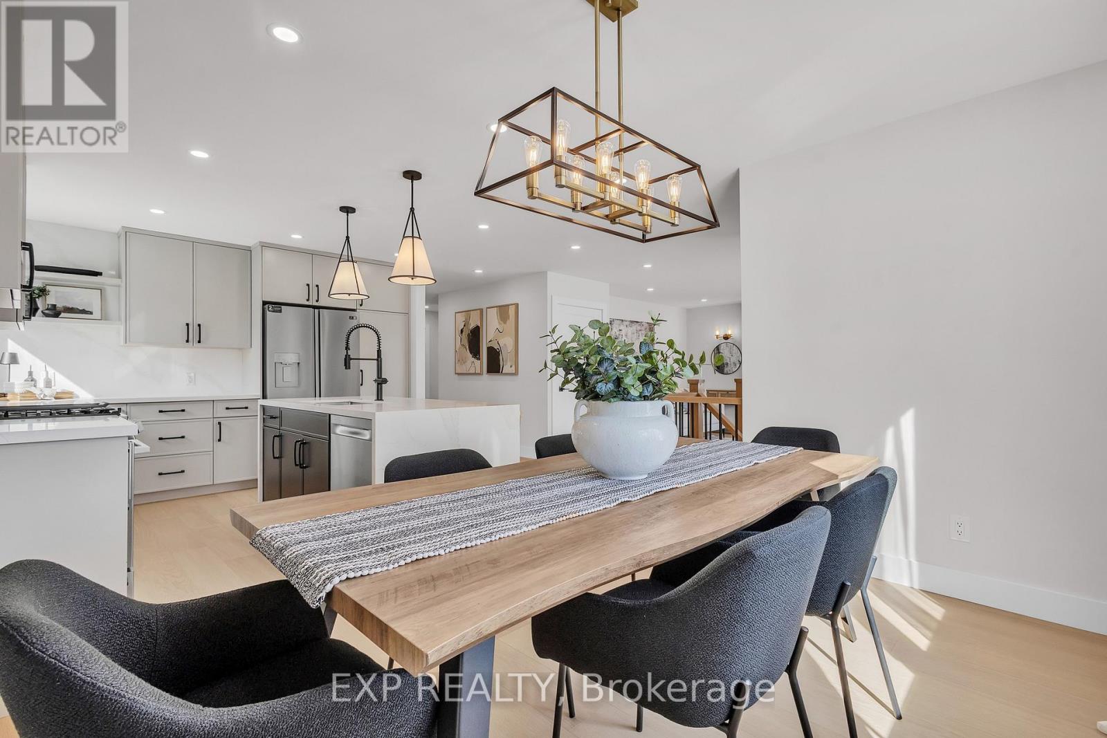 4185 Sutherland Crescent, Burlington, Ontario  L7L 5G3 - Photo 12 - W12875340